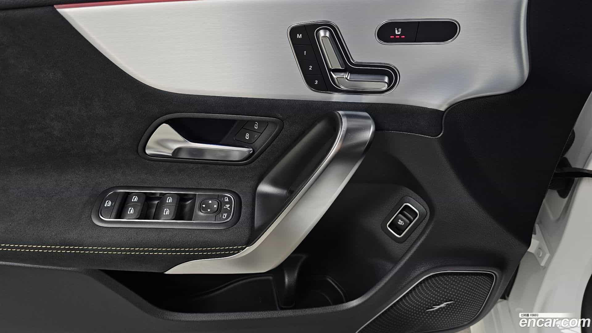 CLA-Class Mercedes-Benz 2025.8-OPTION-020