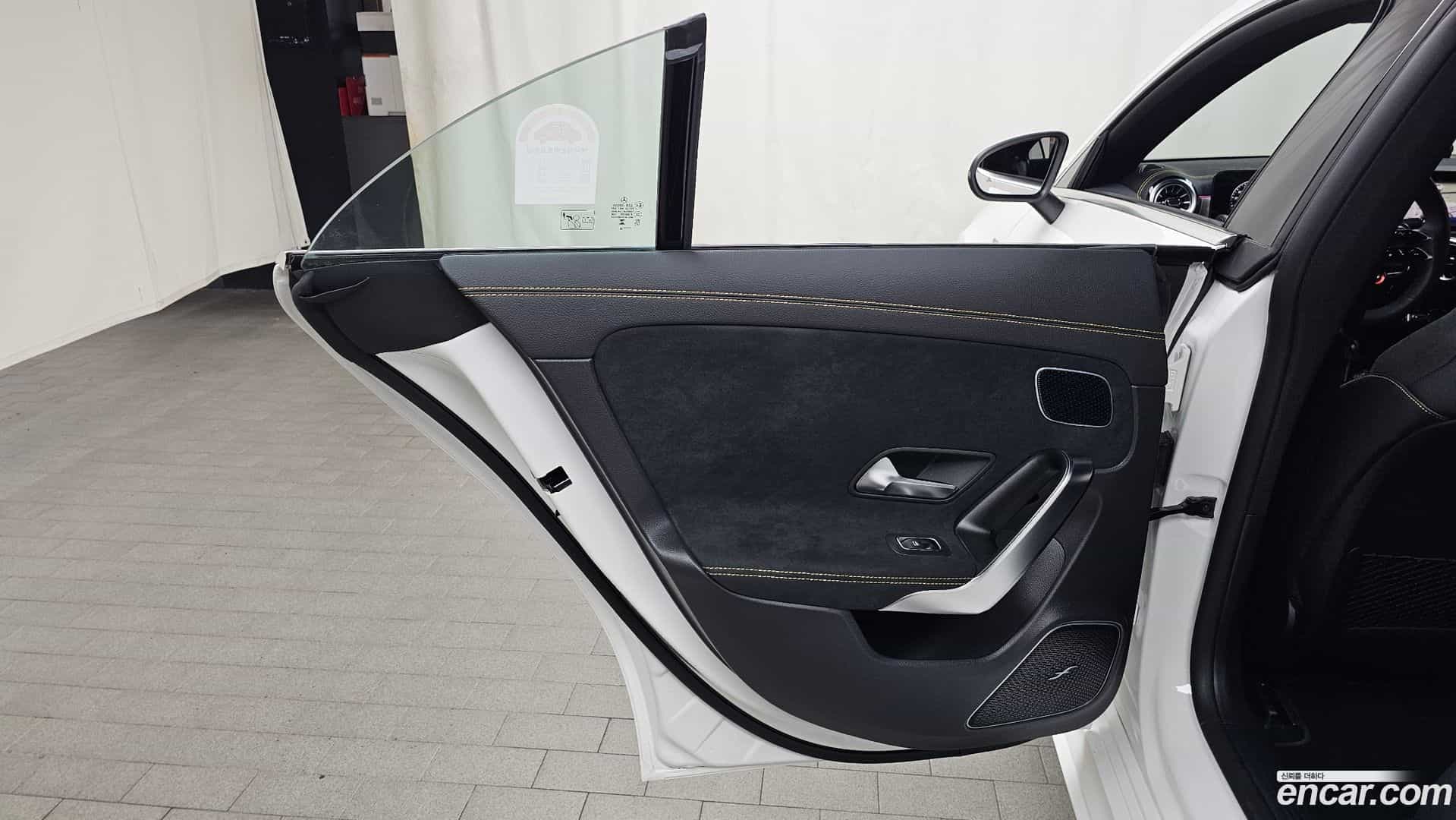 CLA-Class Mercedes-Benz 2025.8-INNER-035