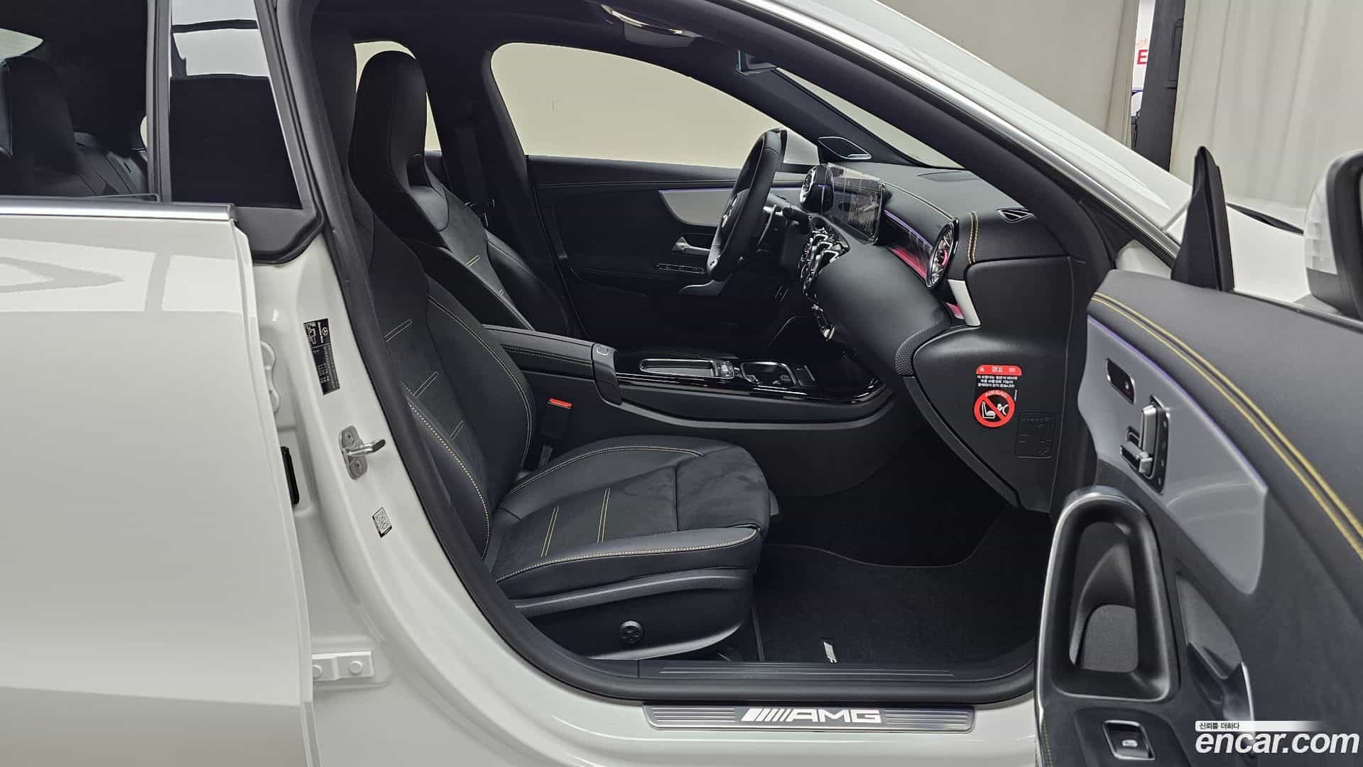 CLA-Class Mercedes-Benz 2025.8-INNER-036