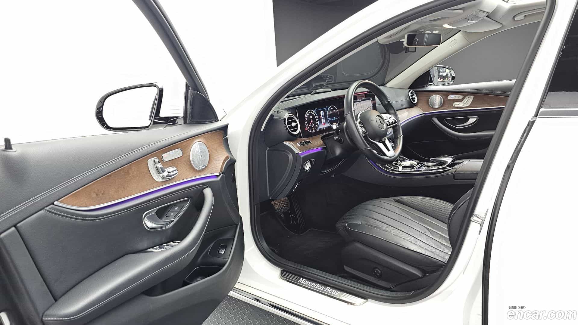 E-Class Mercedes-Benz 2020.1-INNER-010