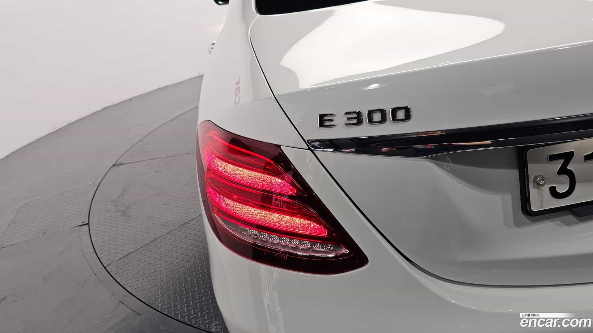 E-Class Mercedes-Benz 2020.1-OUTER-033
