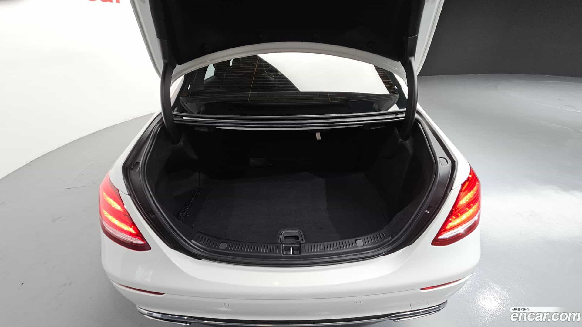 E-Class Mercedes-Benz 2020.1-OPTION-041