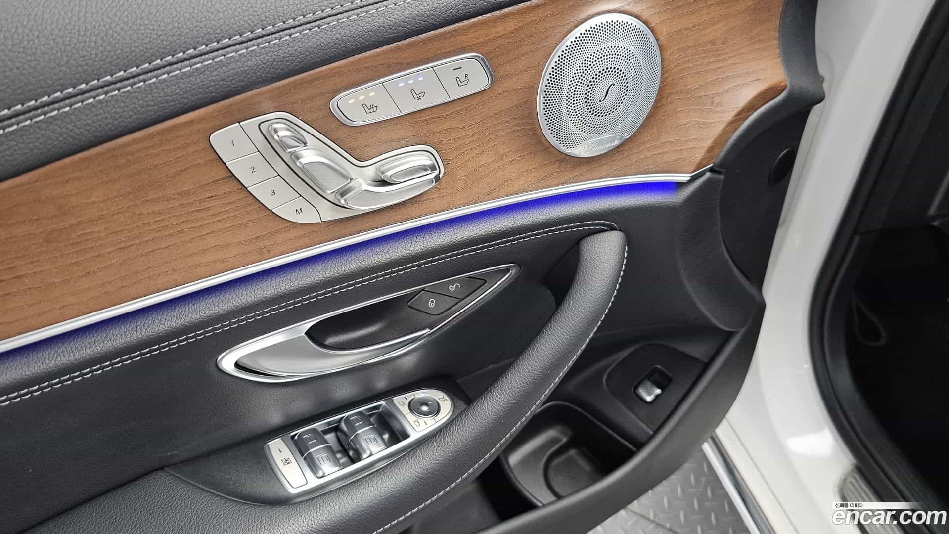 E-Class Mercedes-Benz 2020.1-OPTION-044