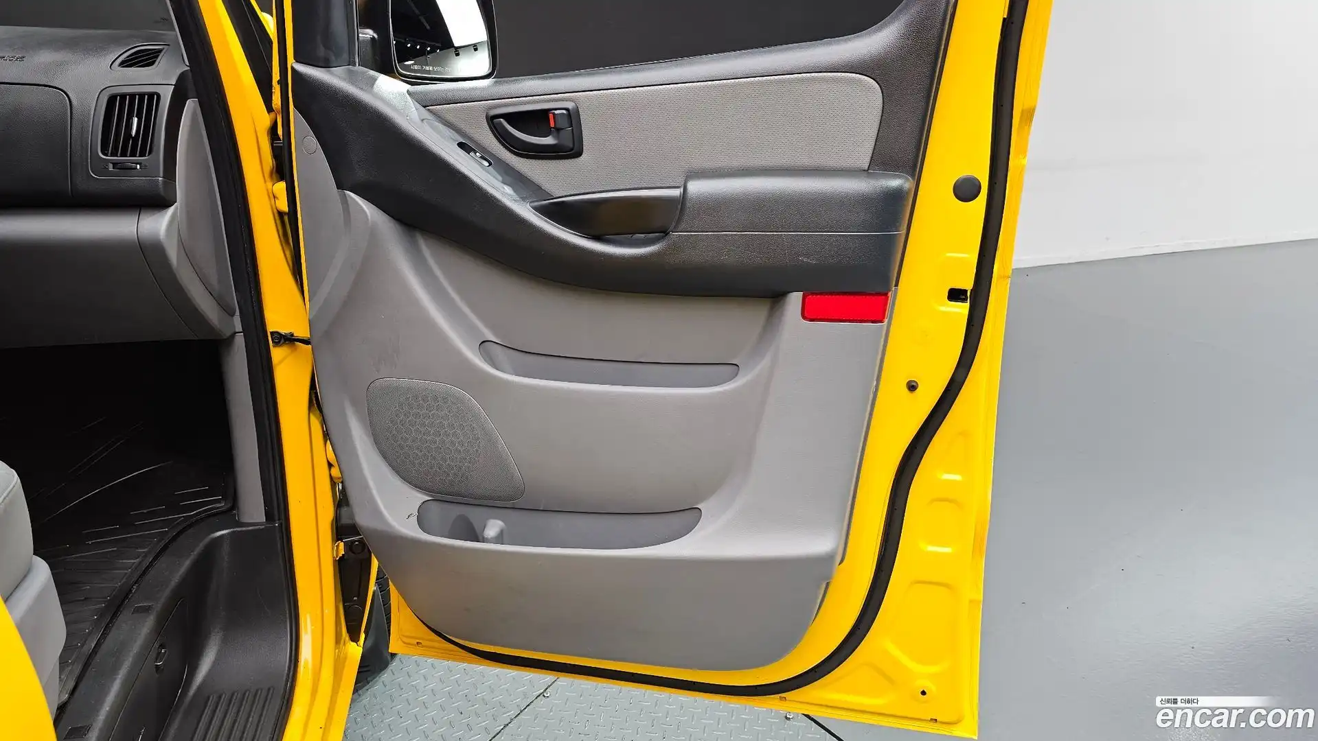 Starex Hyundai 2018.2-INNER-034