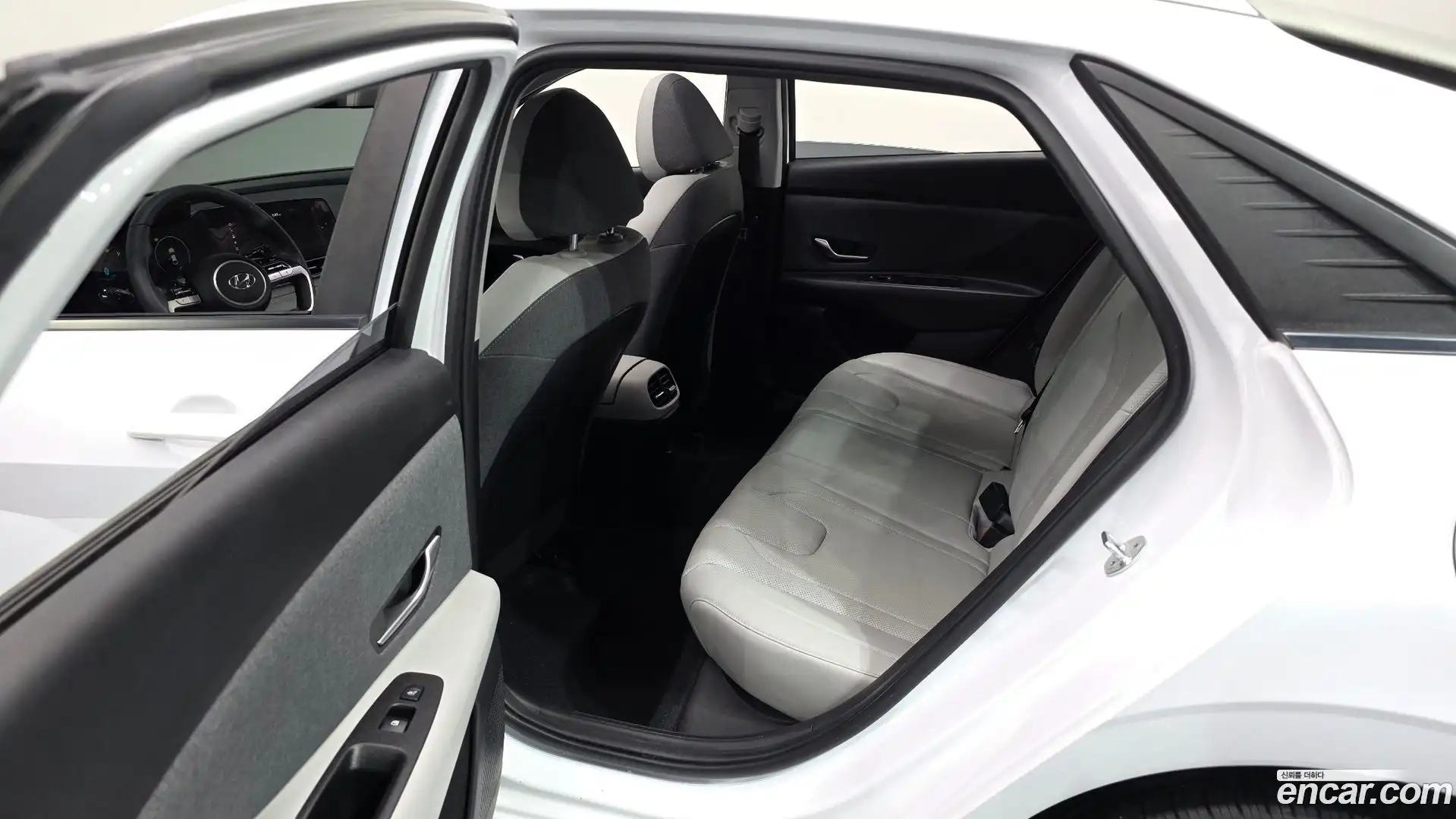 AVANTE Hyundai 2022.1-OPTION-016