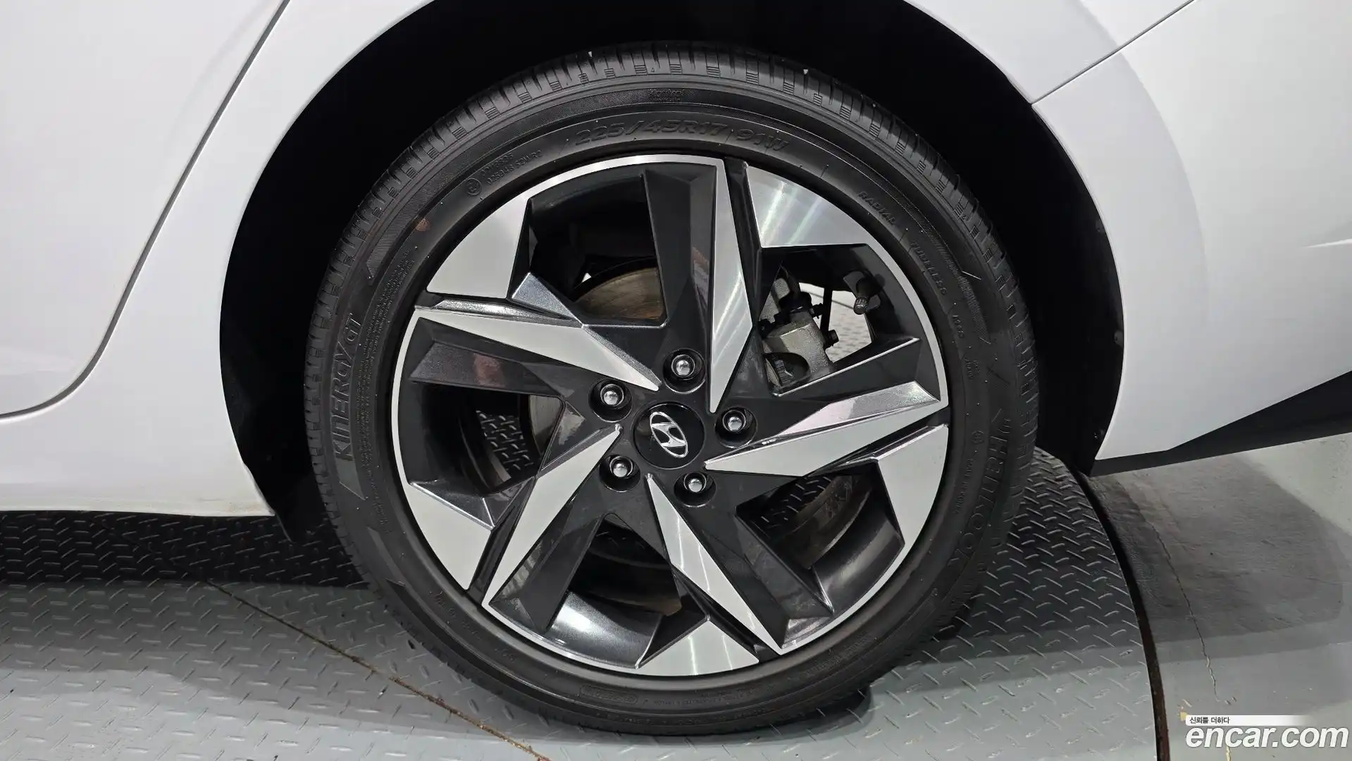 AVANTE Hyundai 2022.1-OUTER-031