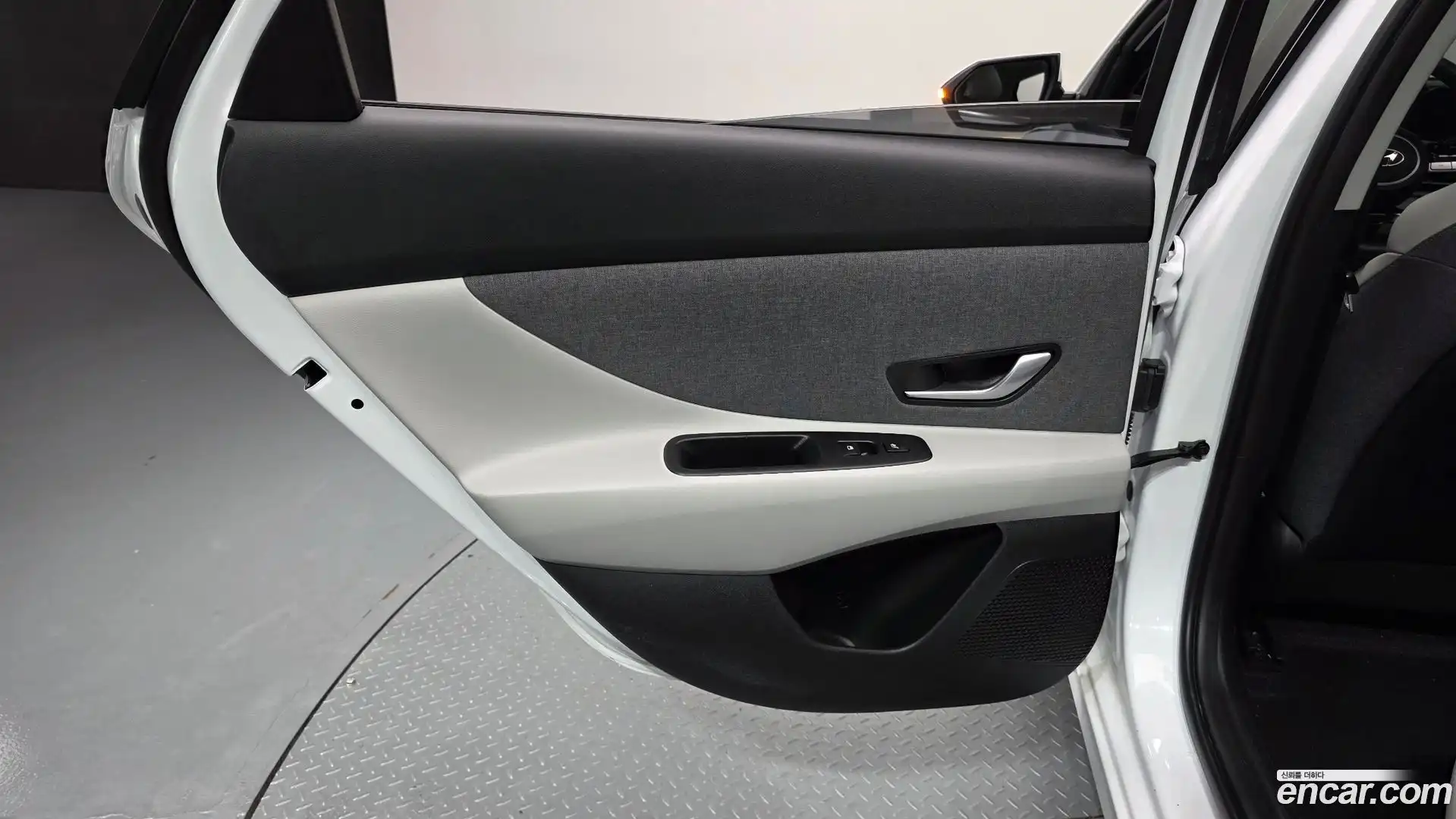 AVANTE Hyundai 2022.1-INNER-035