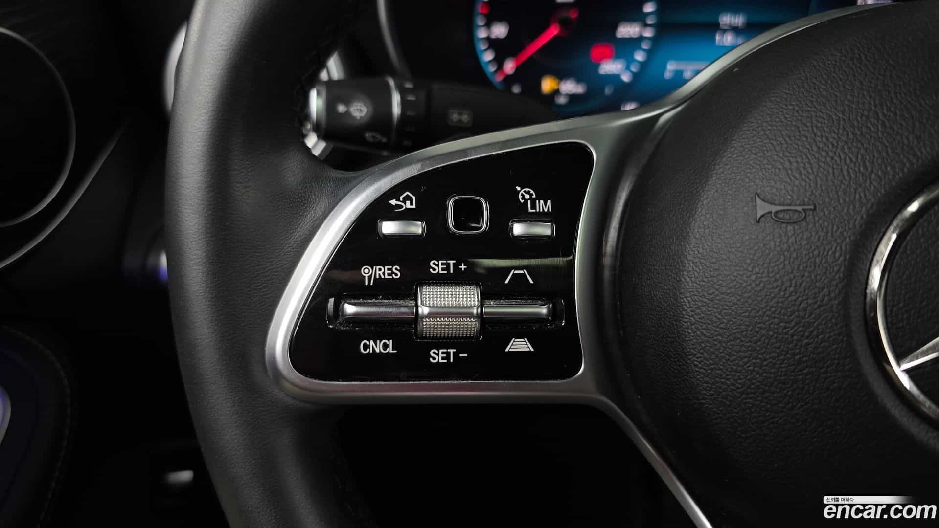 C-Class Mercedes-Benz 2021.6-OPTION-021