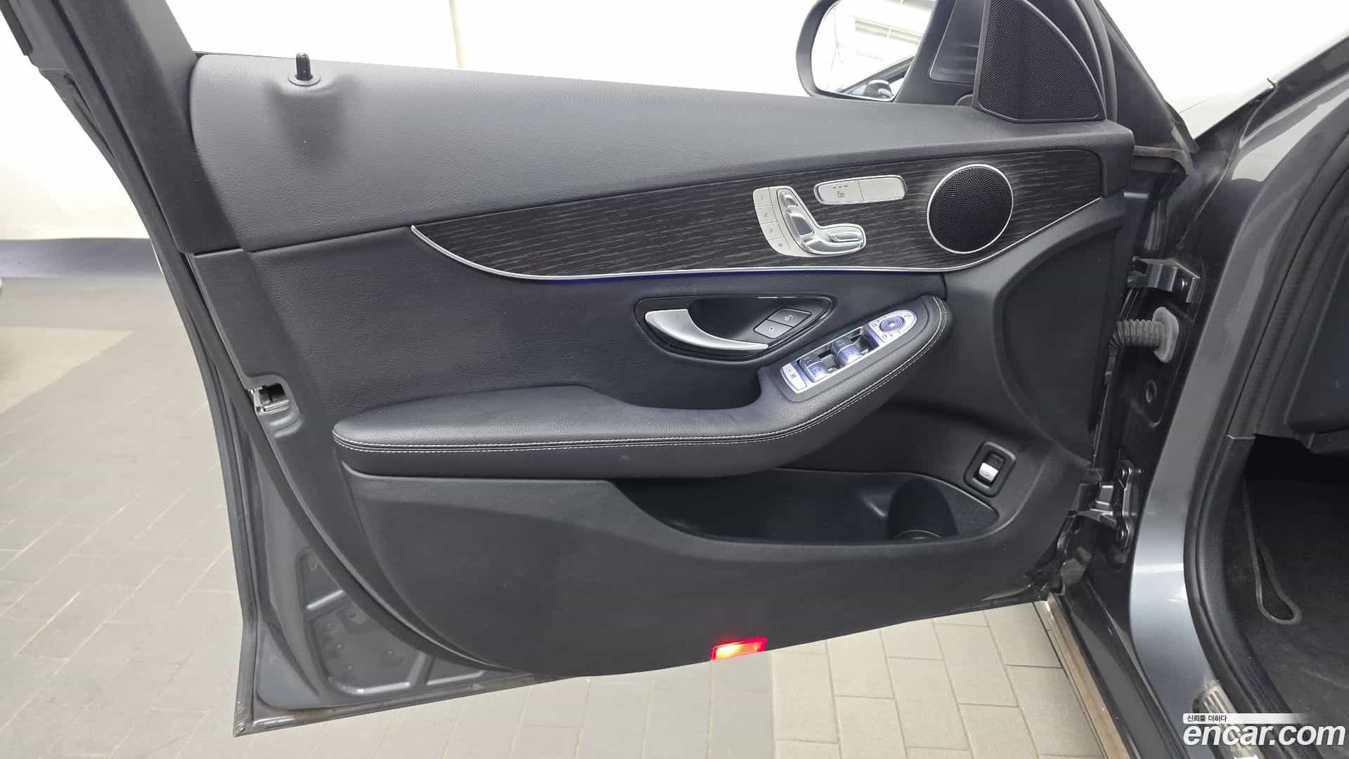 C-Class Mercedes-Benz 2021.6-INNER-034