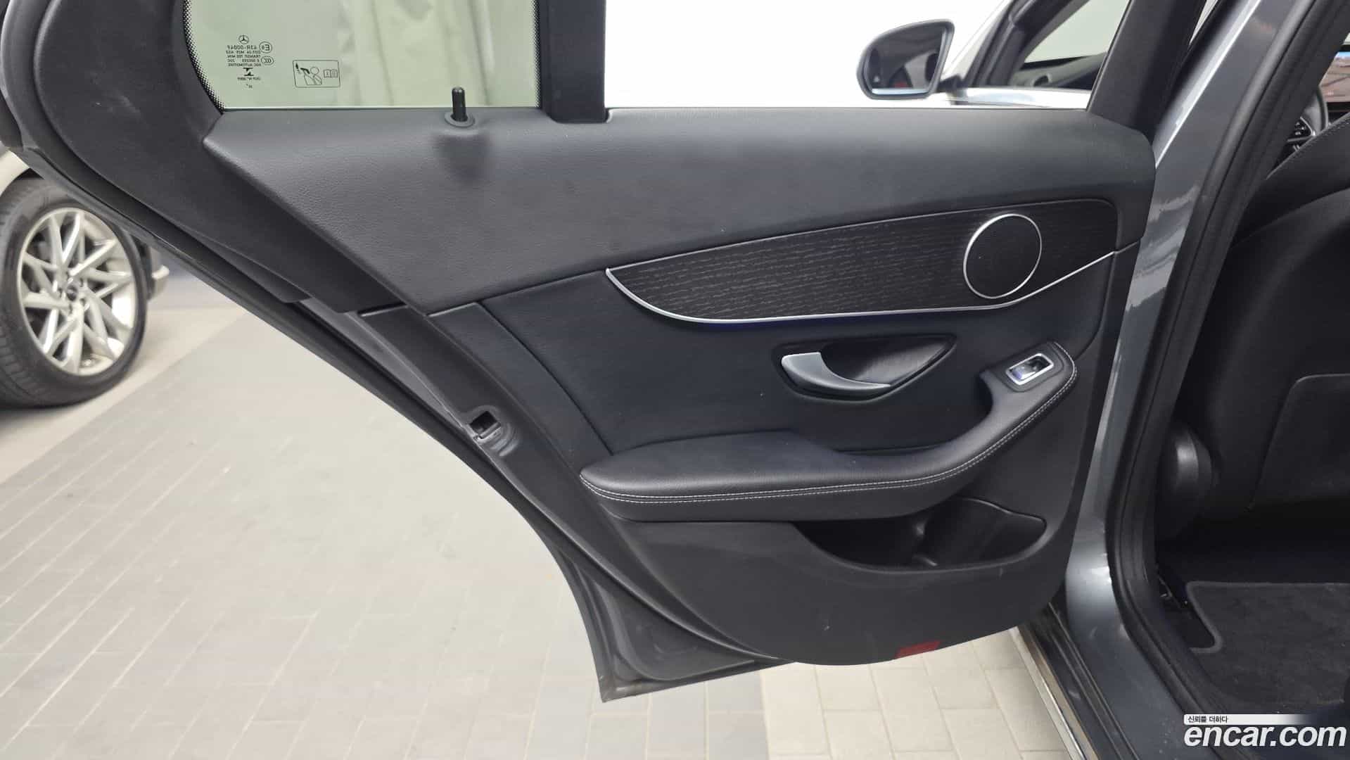 C-Class Mercedes-Benz 2021.6-INNER-035