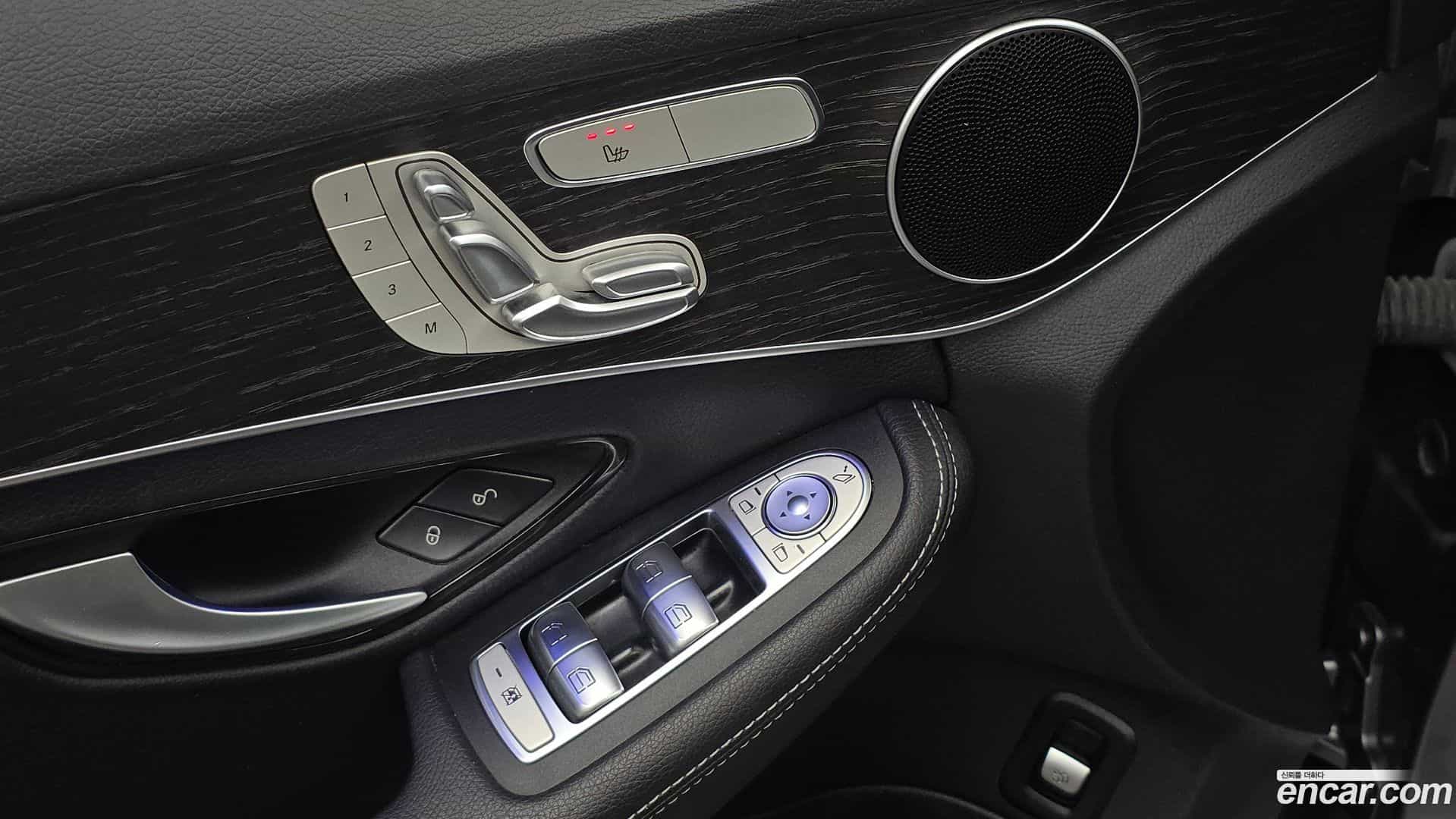 C-Class Mercedes-Benz 2021.6-OPTION-042