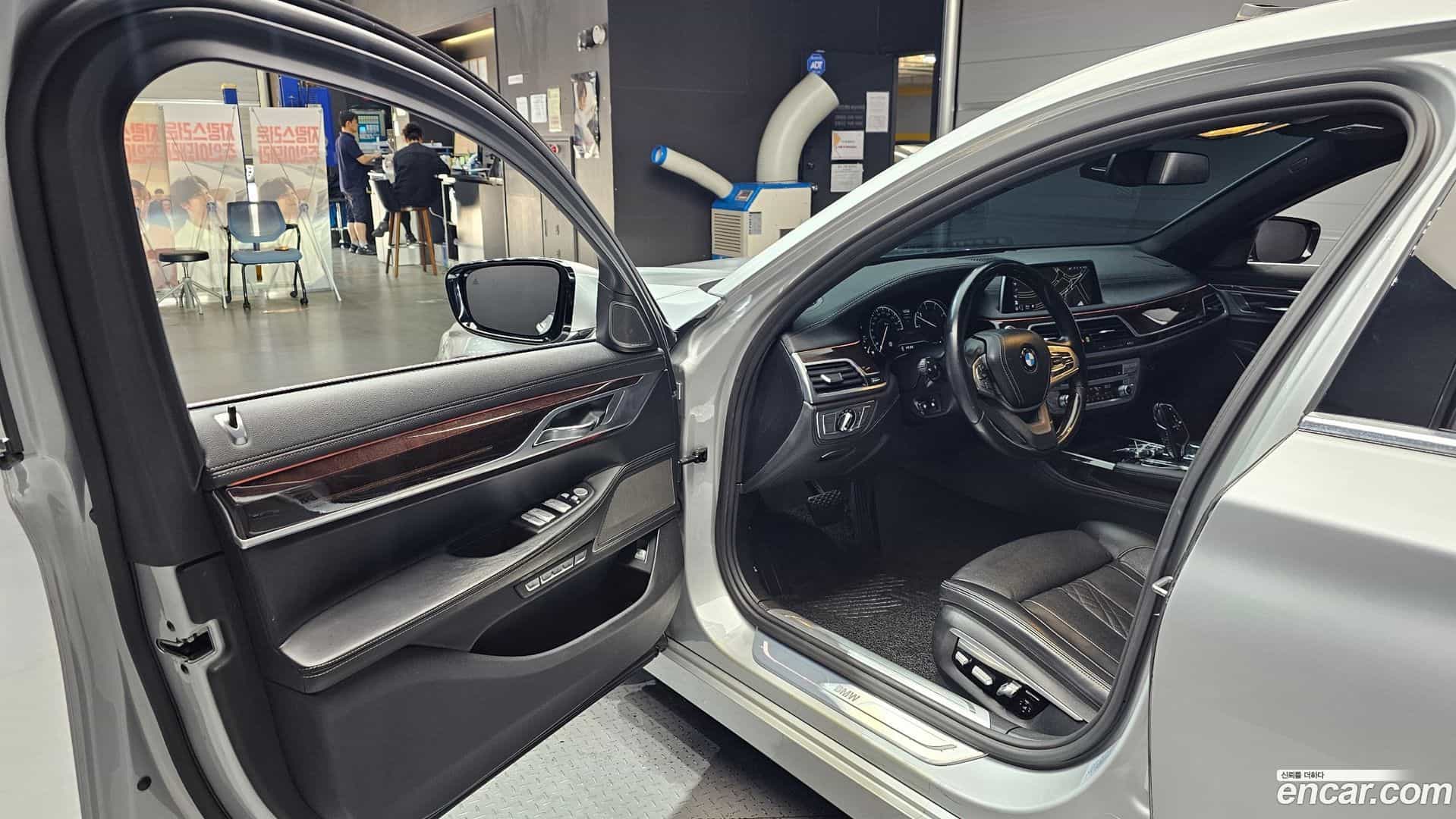 7-Series BMW 2016.10-INNER-010