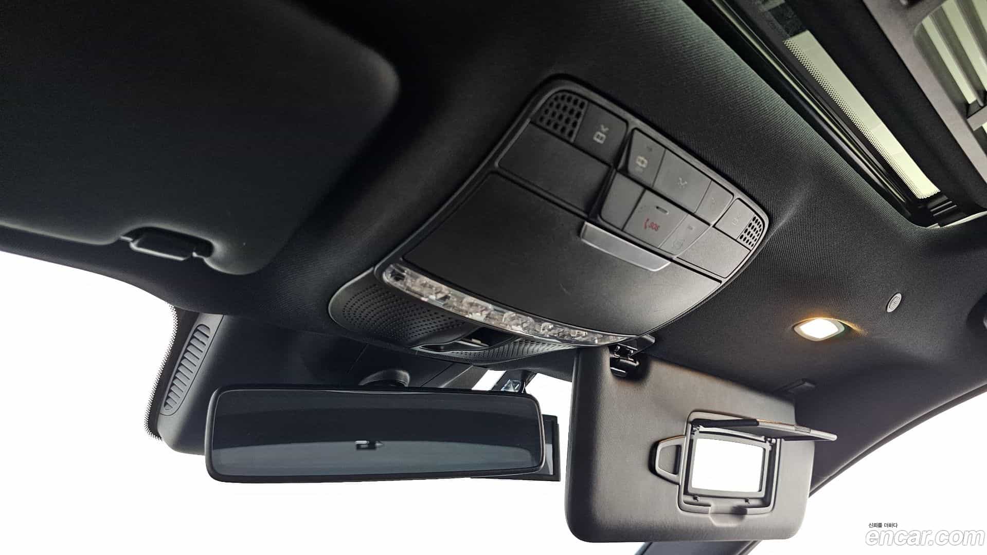E-Class Mercedes-Benz 2020.6-OPTION-023