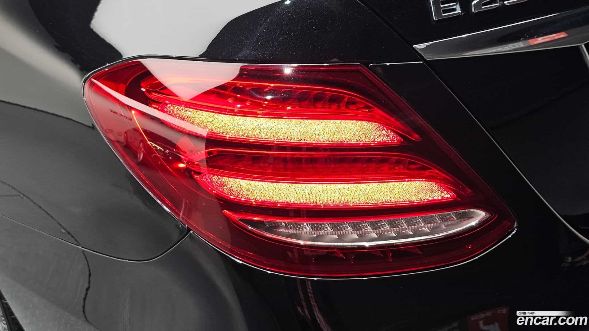 E-Class Mercedes-Benz 2020.6-OUTER-033