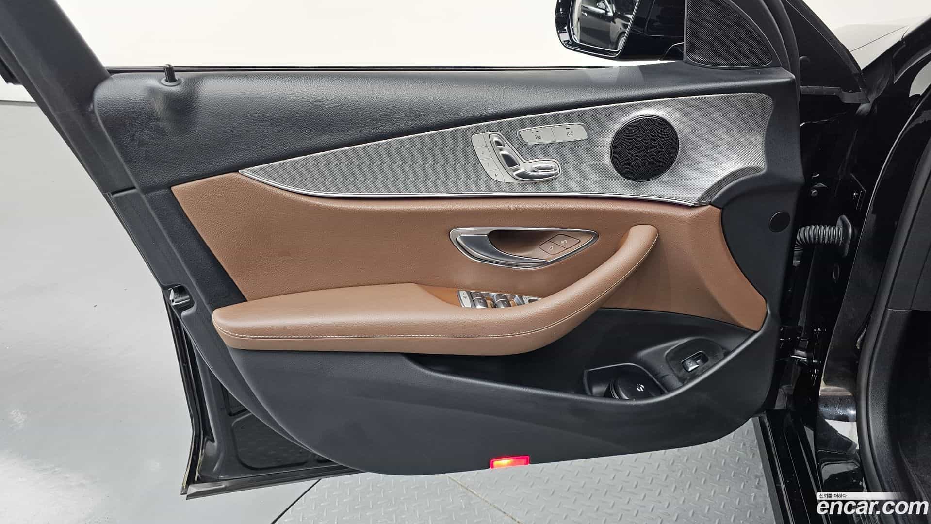 E-Class Mercedes-Benz 2020.6-INNER-034