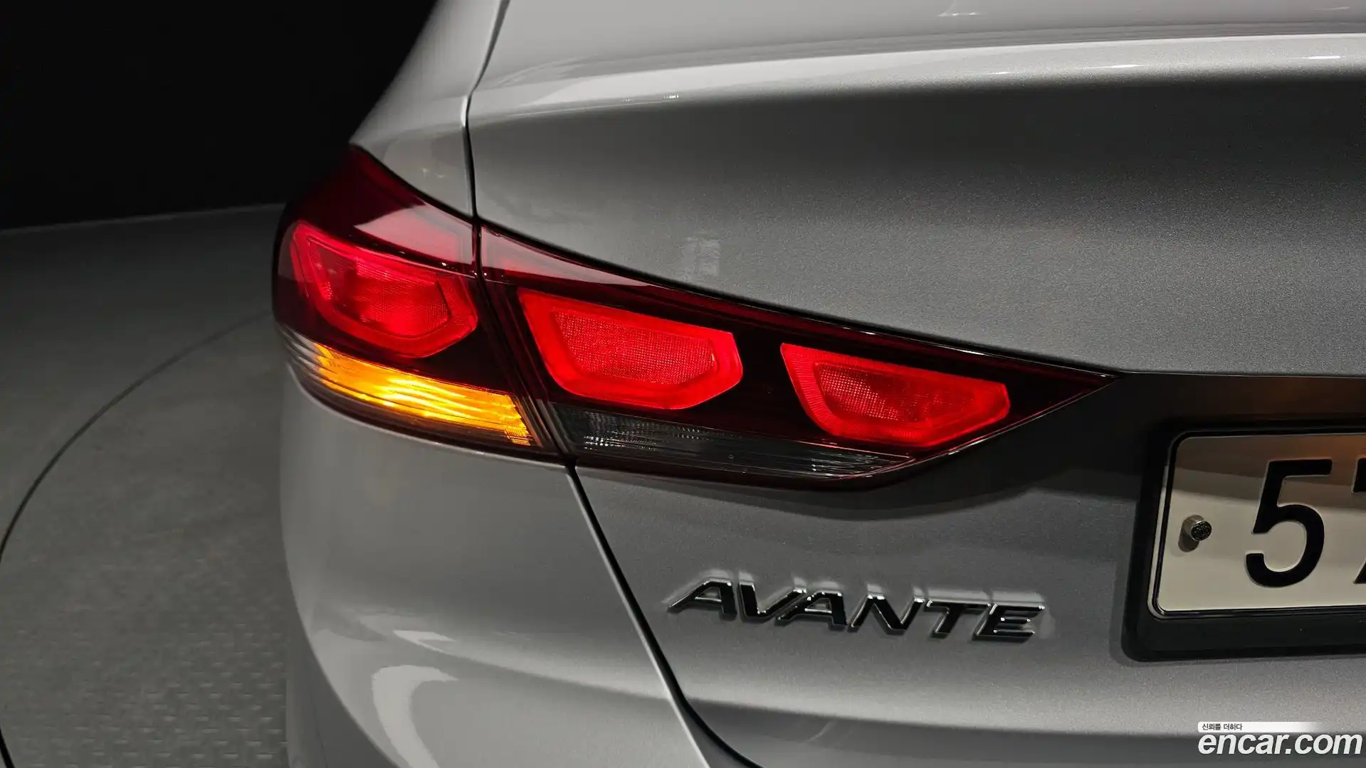 AVANTE Hyundai 2018.2-OUTER-033