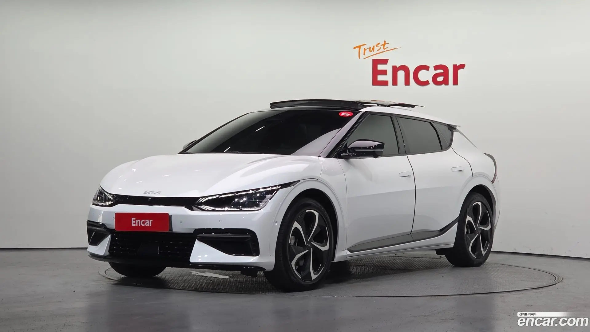 Main__Slider__Photo:EV6 Kia 2021.10-0