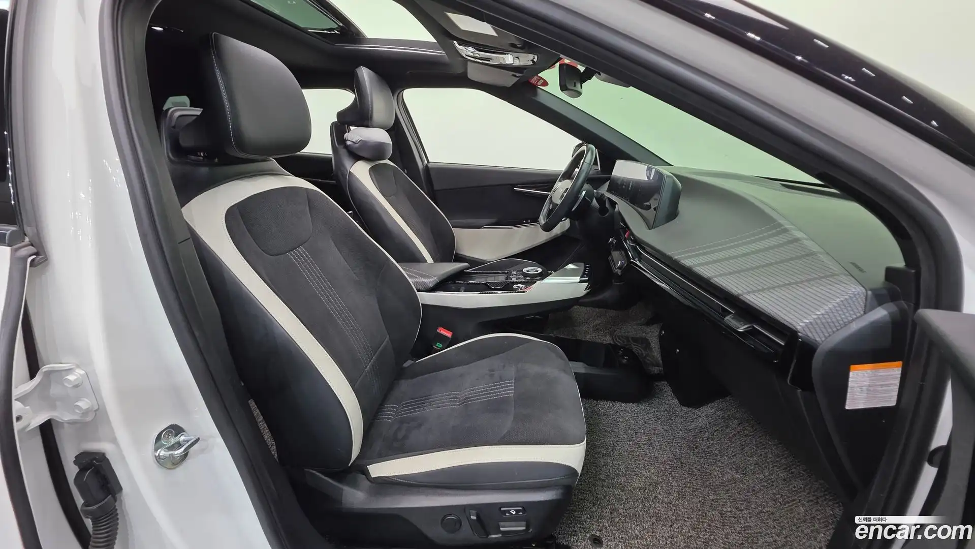 EV6 Kia 2021.10-INNER-010