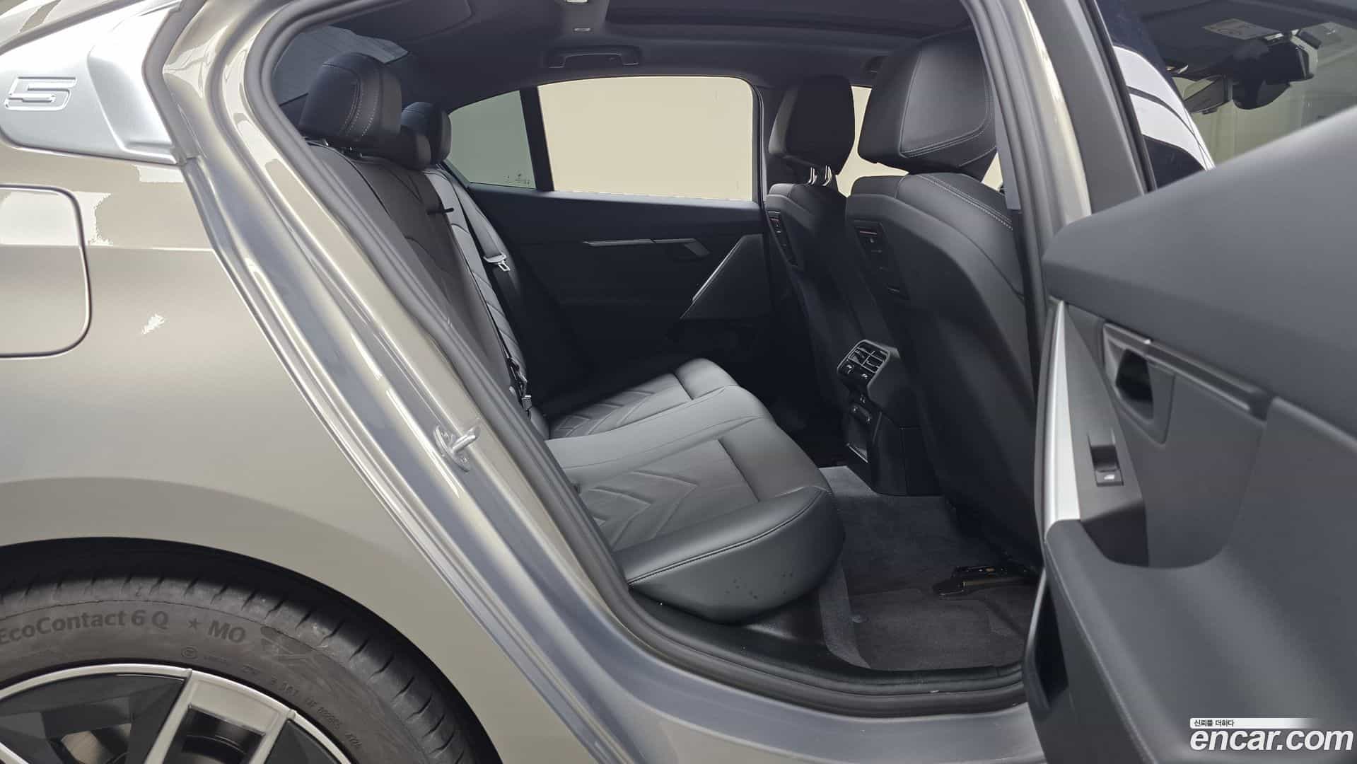 5-Series BMW 2025.5-OPTION-015