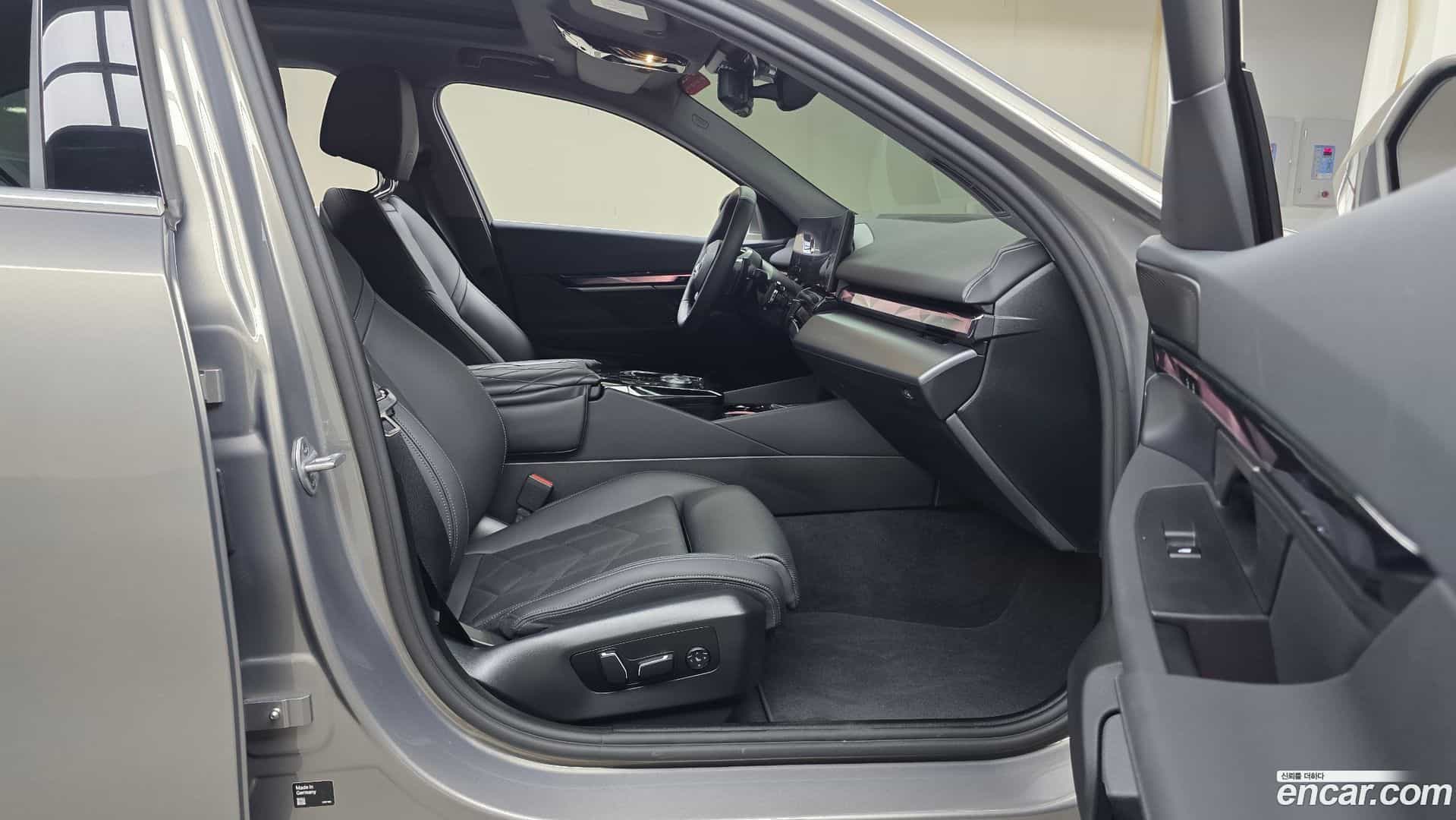 5-Series BMW 2025.5-INNER-036