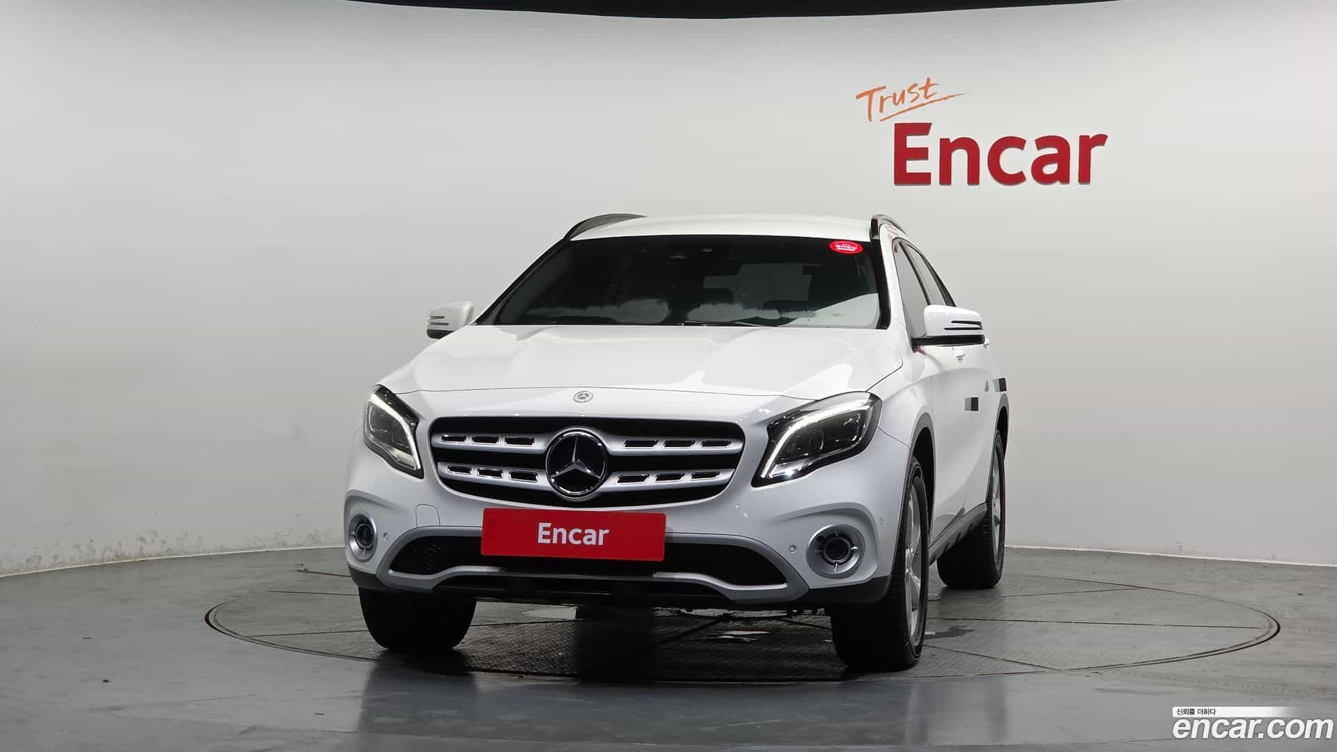 GLA-Class Mercedes-Benz 2019.7-OUTER-003