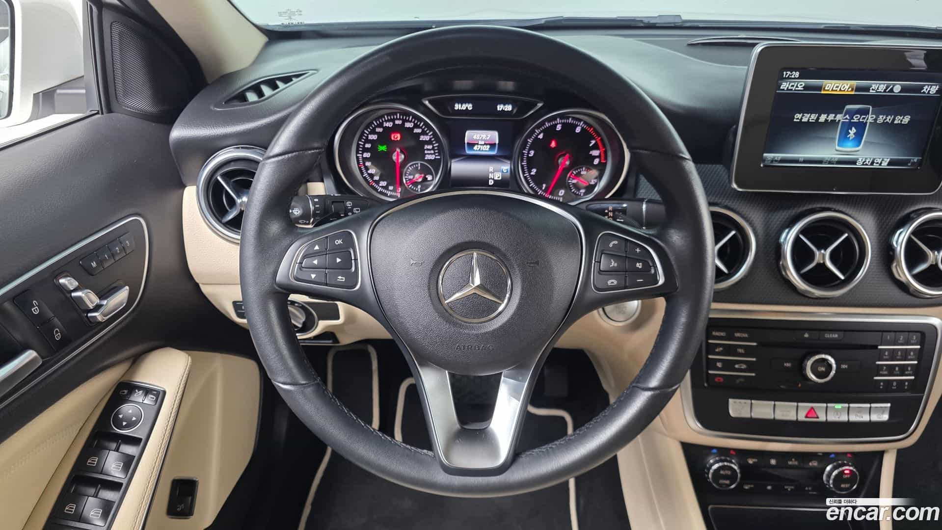 GLA-Class Mercedes-Benz 2019.7-OPTION-017