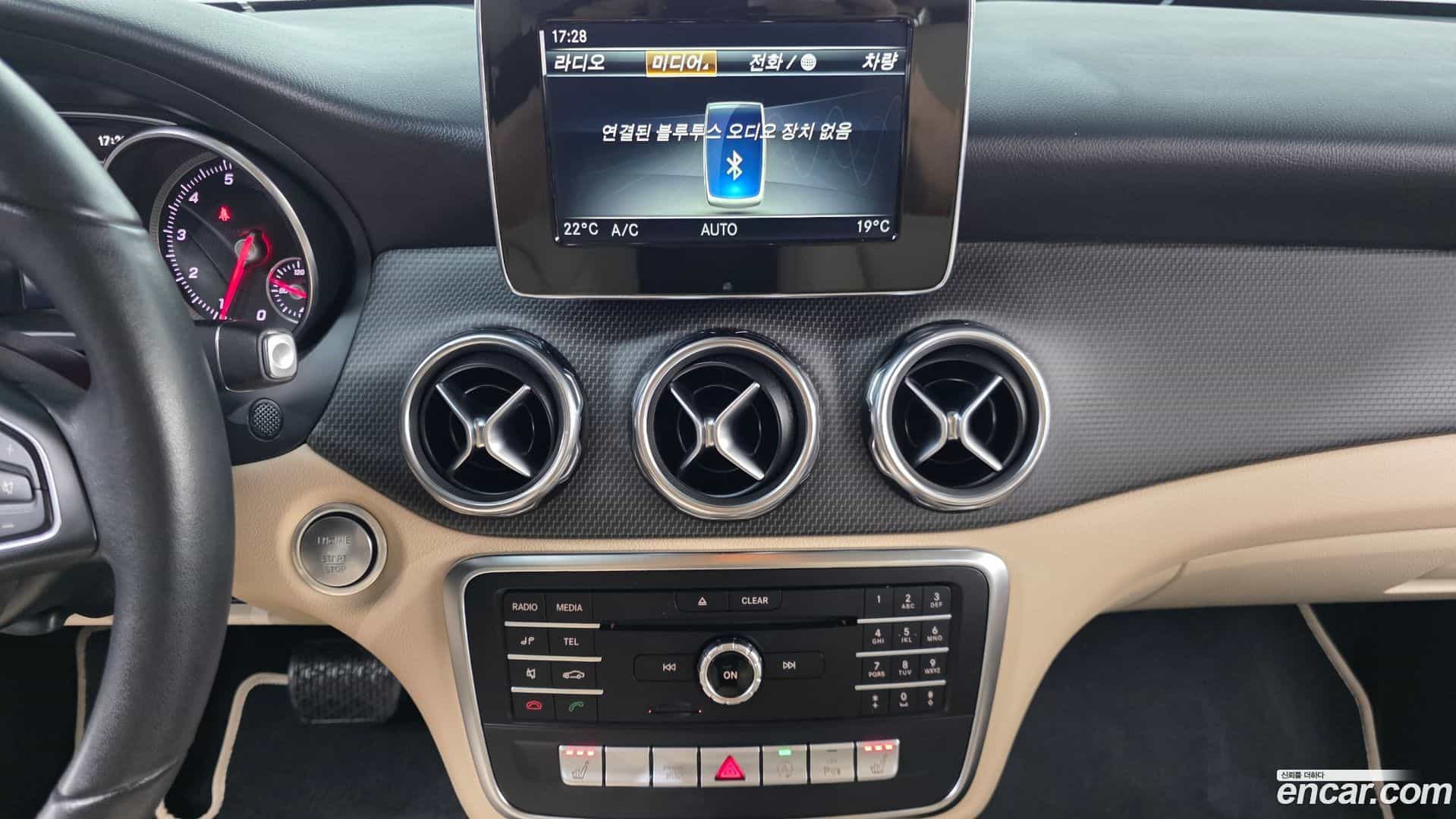 GLA-Class Mercedes-Benz 2019.7-OPTION-019