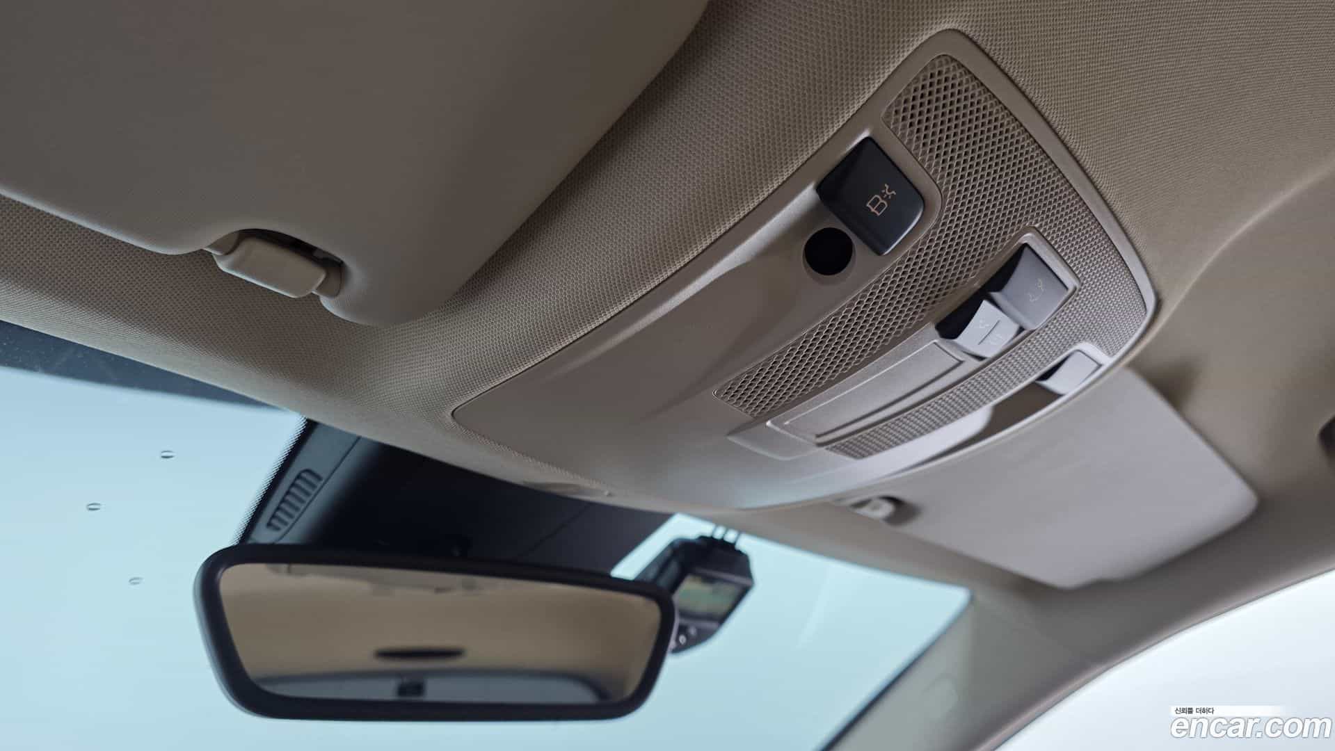 GLA-Class Mercedes-Benz 2019.7-OPTION-021