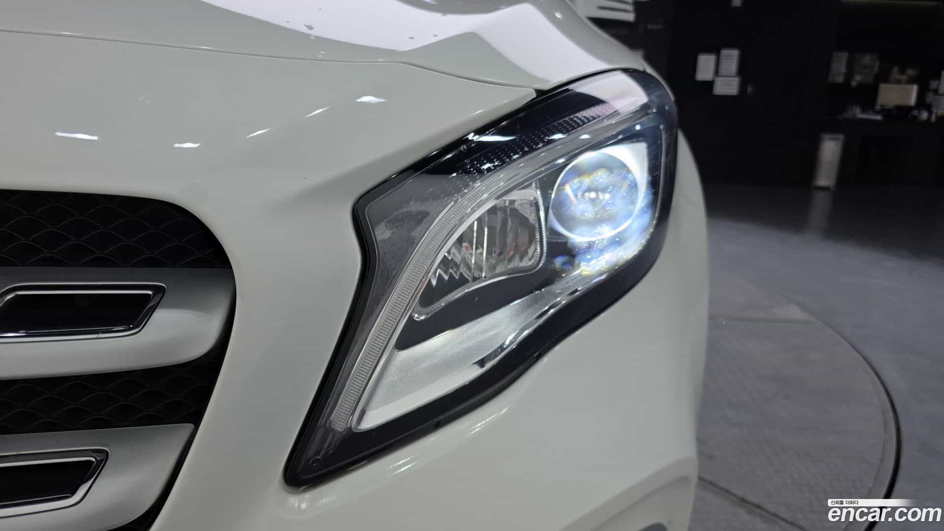 GLA-Class Mercedes-Benz 2019.7-OUTER-032