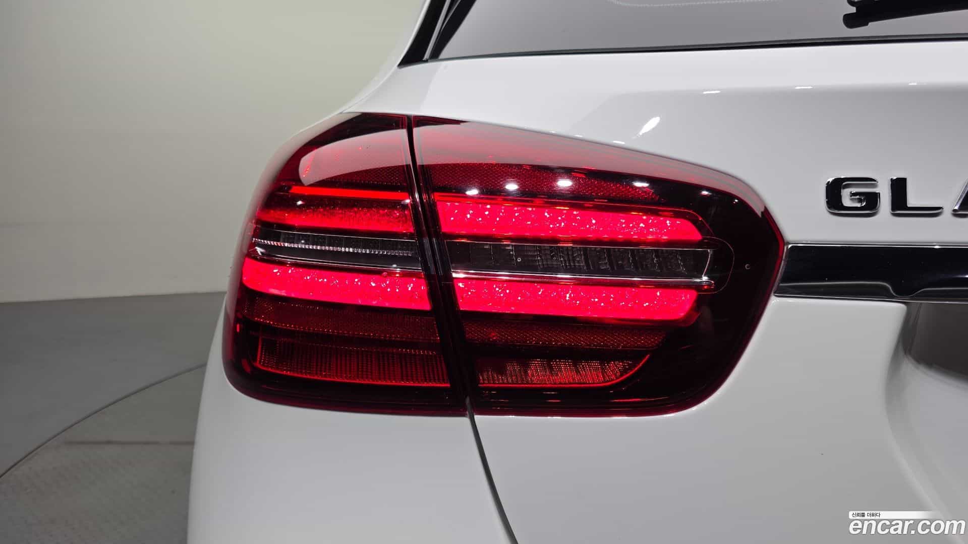 GLA-Class Mercedes-Benz 2019.7-OUTER-033