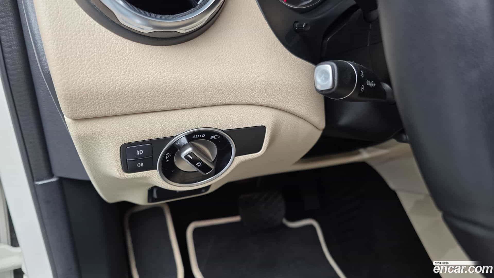 GLA-Class Mercedes-Benz 2019.7-OPTION-042