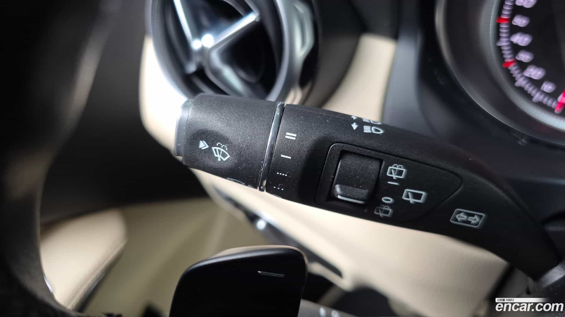 GLA-Class Mercedes-Benz 2019.7-OPTION-046