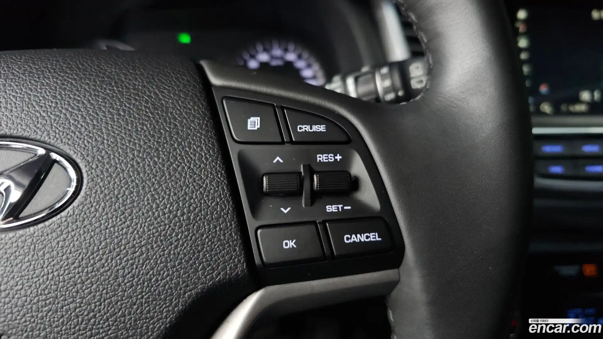 Tucson Hyundai 2017.8-OPTION-020
