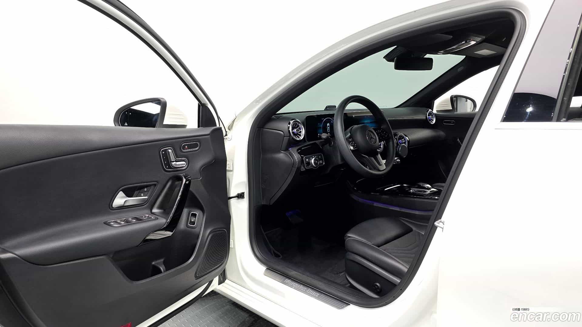 A-Class Mercedes-Benz 2020.7-INNER-010