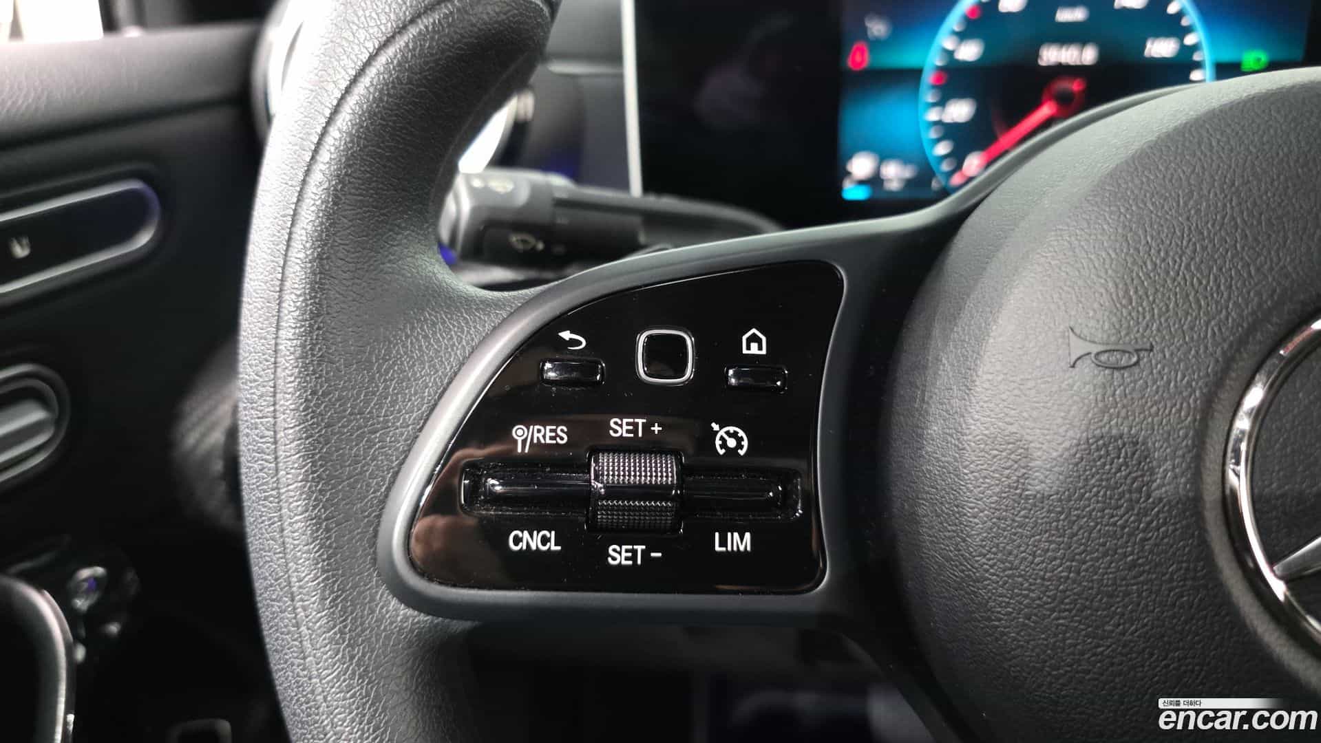 A-Class Mercedes-Benz 2020.7-OPTION-021