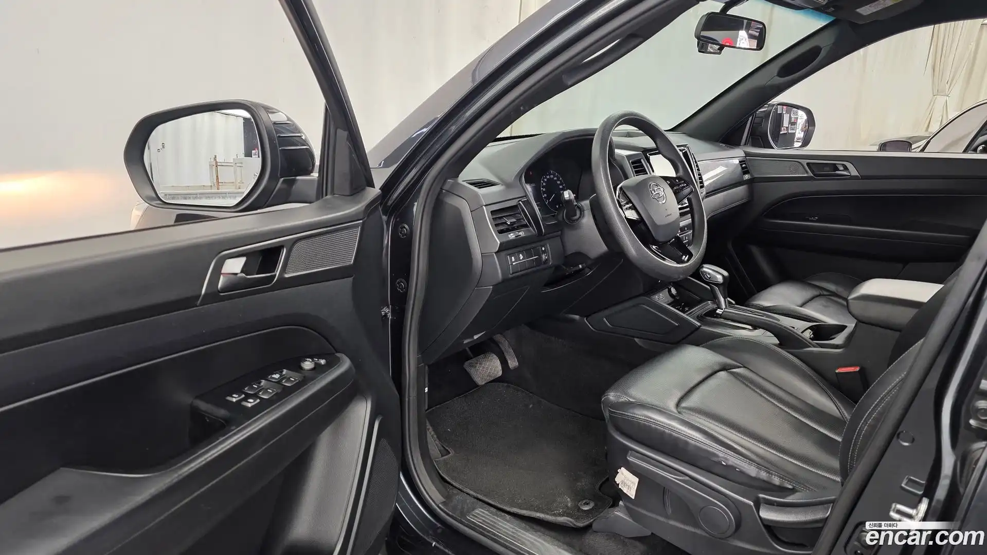 Rexton KG Mobility 2022.4-INNER-010