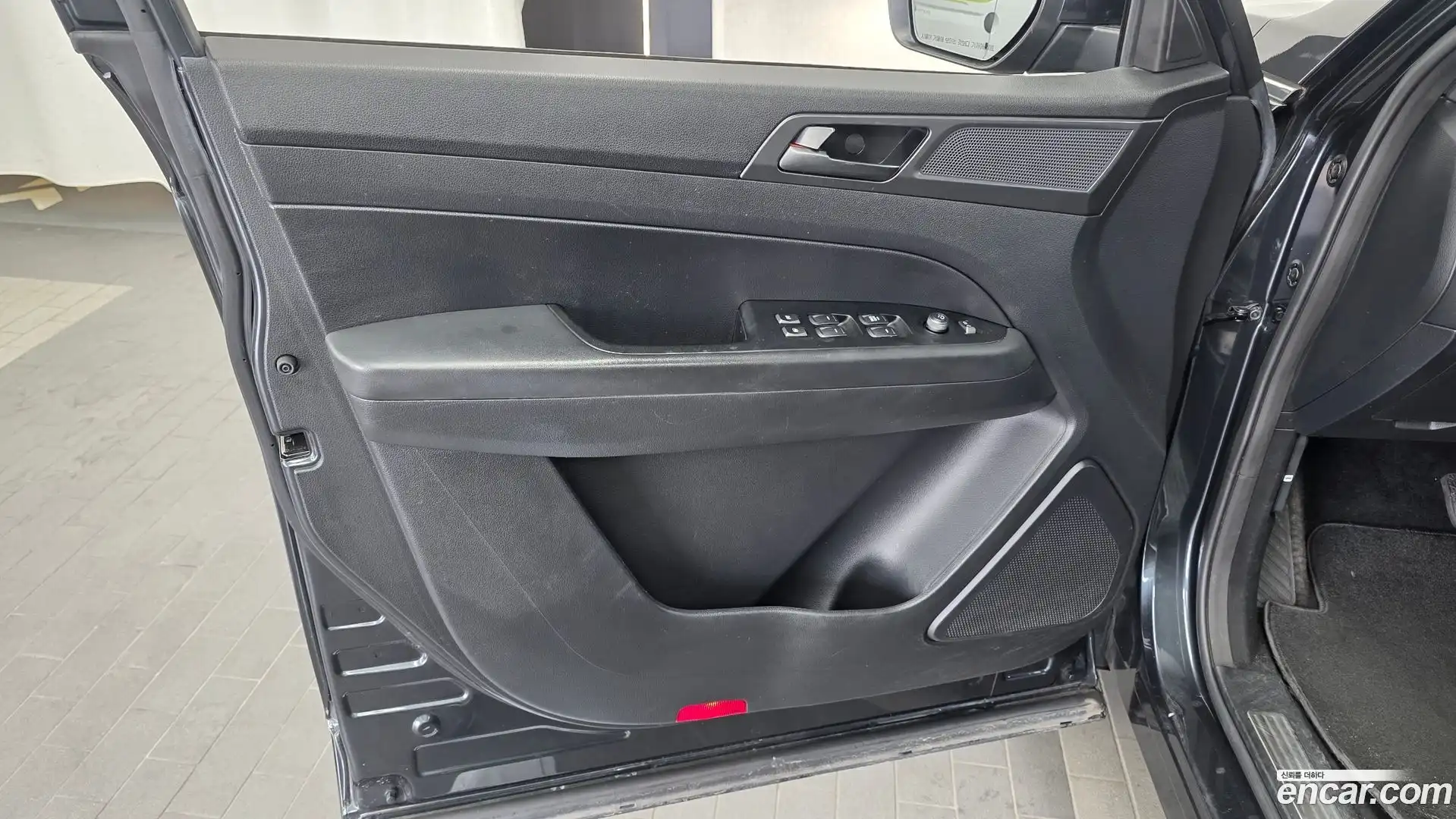 Rexton KG Mobility 2022.4-INNER-034