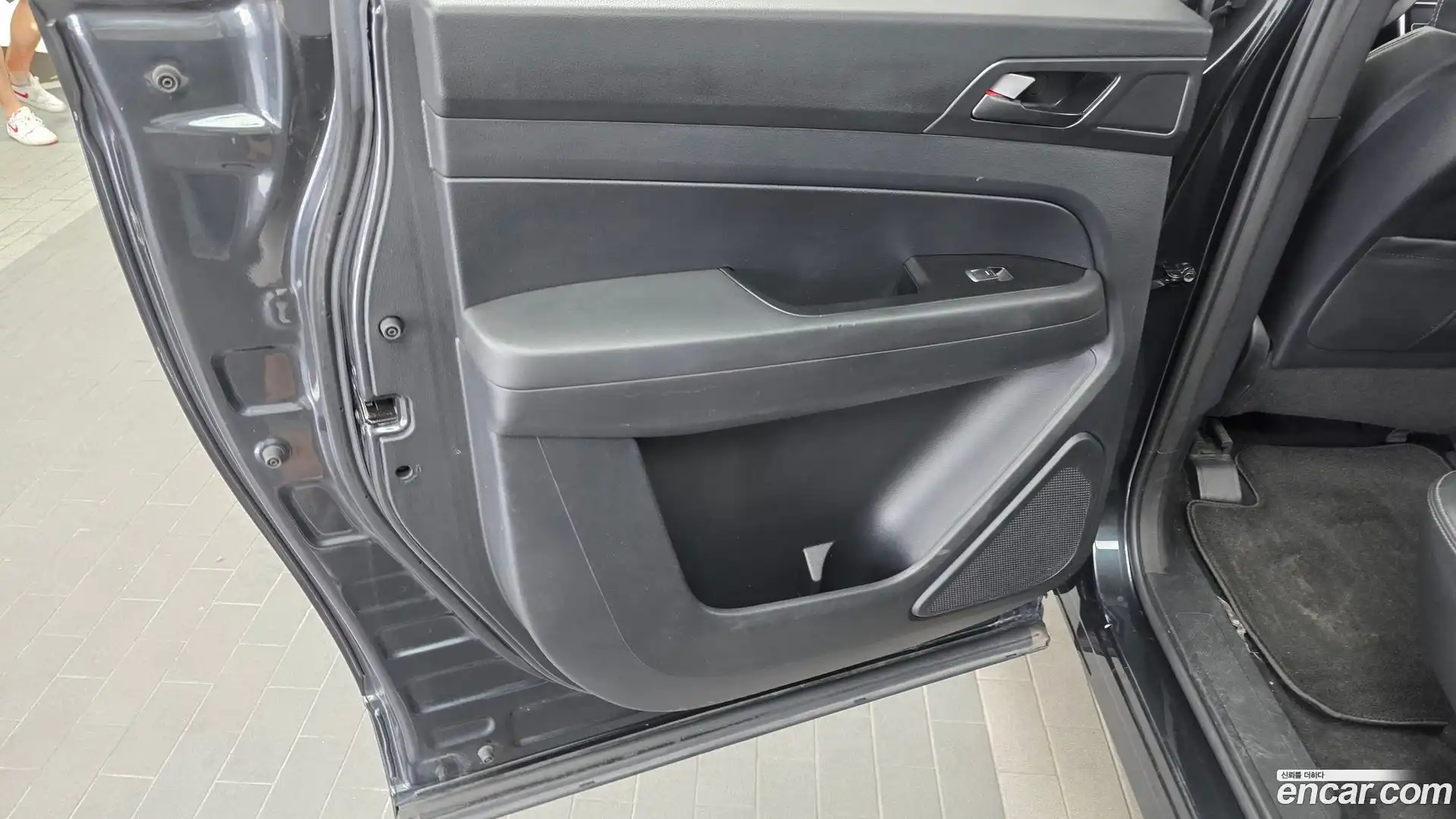 Rexton KG Mobility 2022.4-INNER-035
