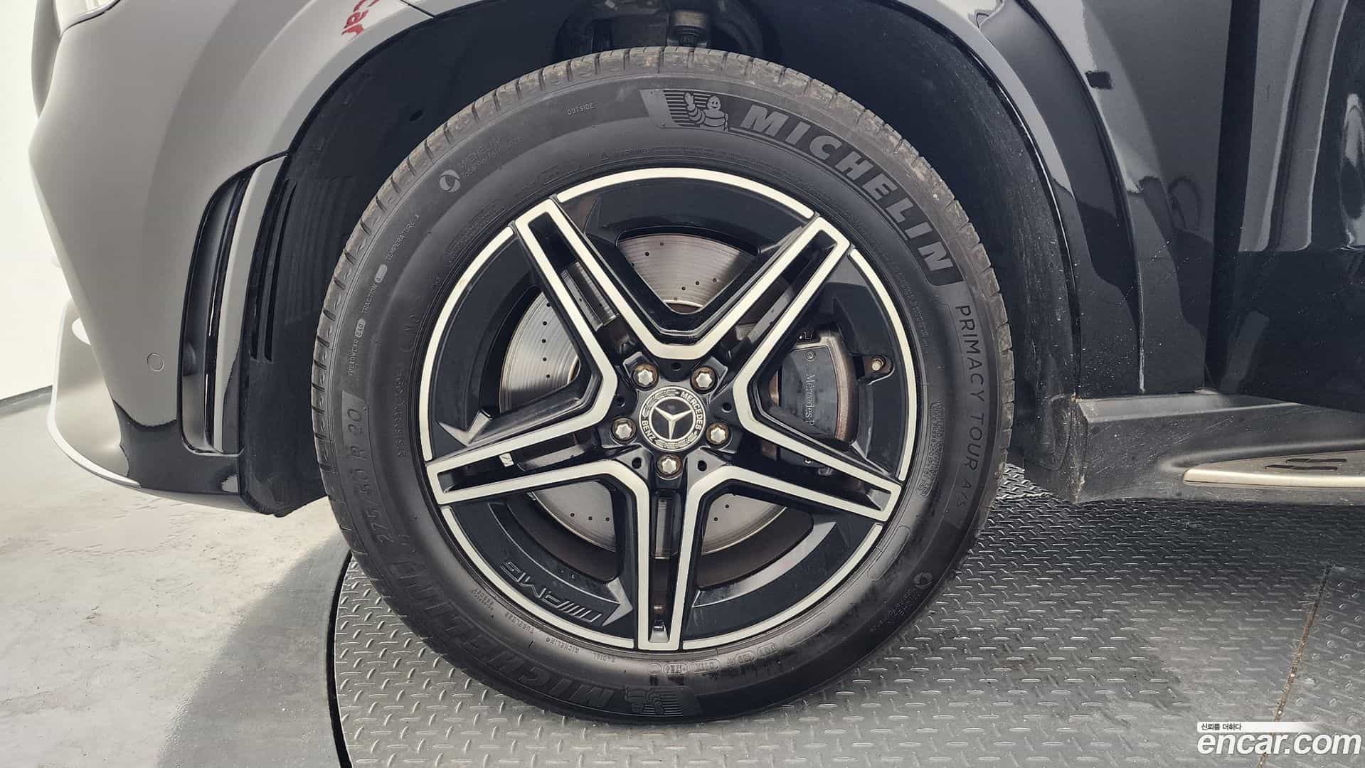 GLE-Class Mercedes-Benz 2019.10-OUTER-005