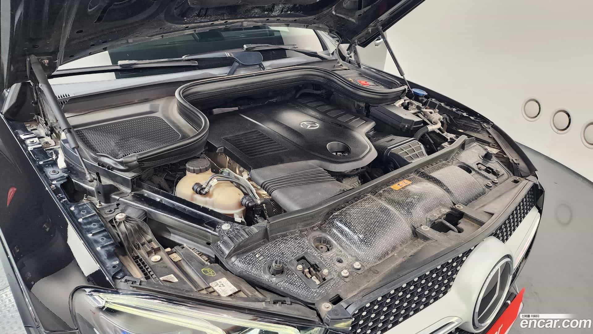 GLE-Class Mercedes-Benz 2019.10-OUTER-006