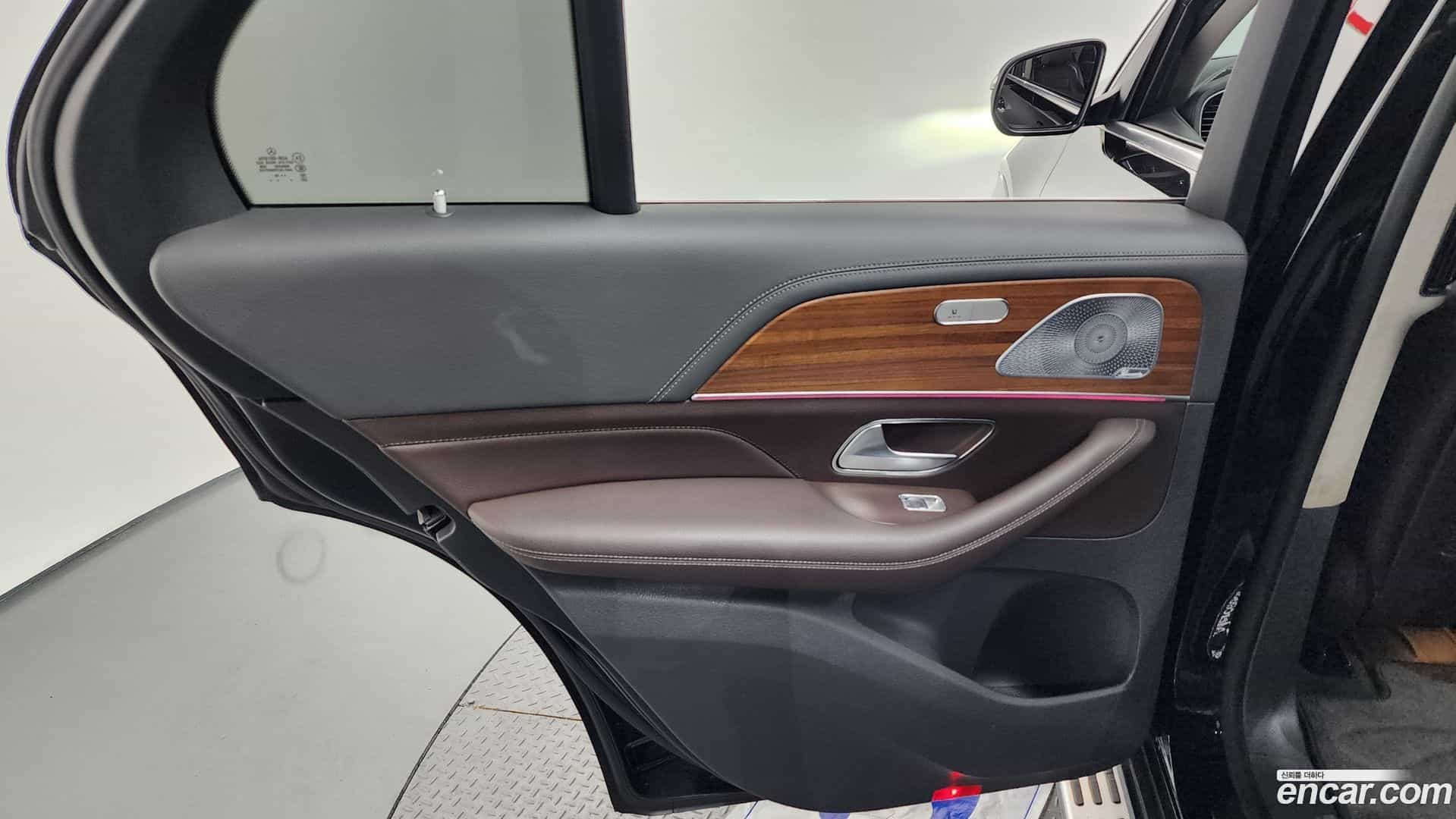 GLE-Class Mercedes-Benz 2019.10-INNER-035