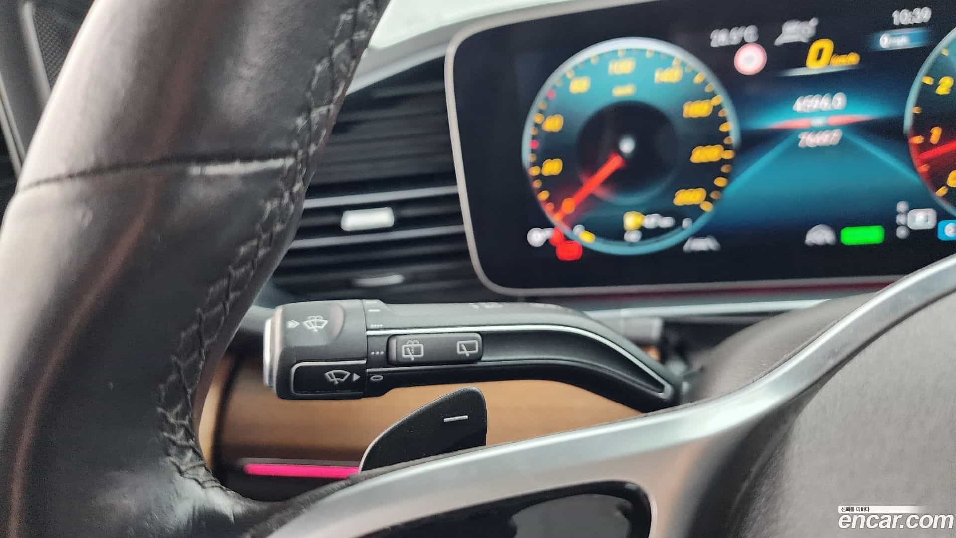 GLE-Class Mercedes-Benz 2019.10-OPTION-042