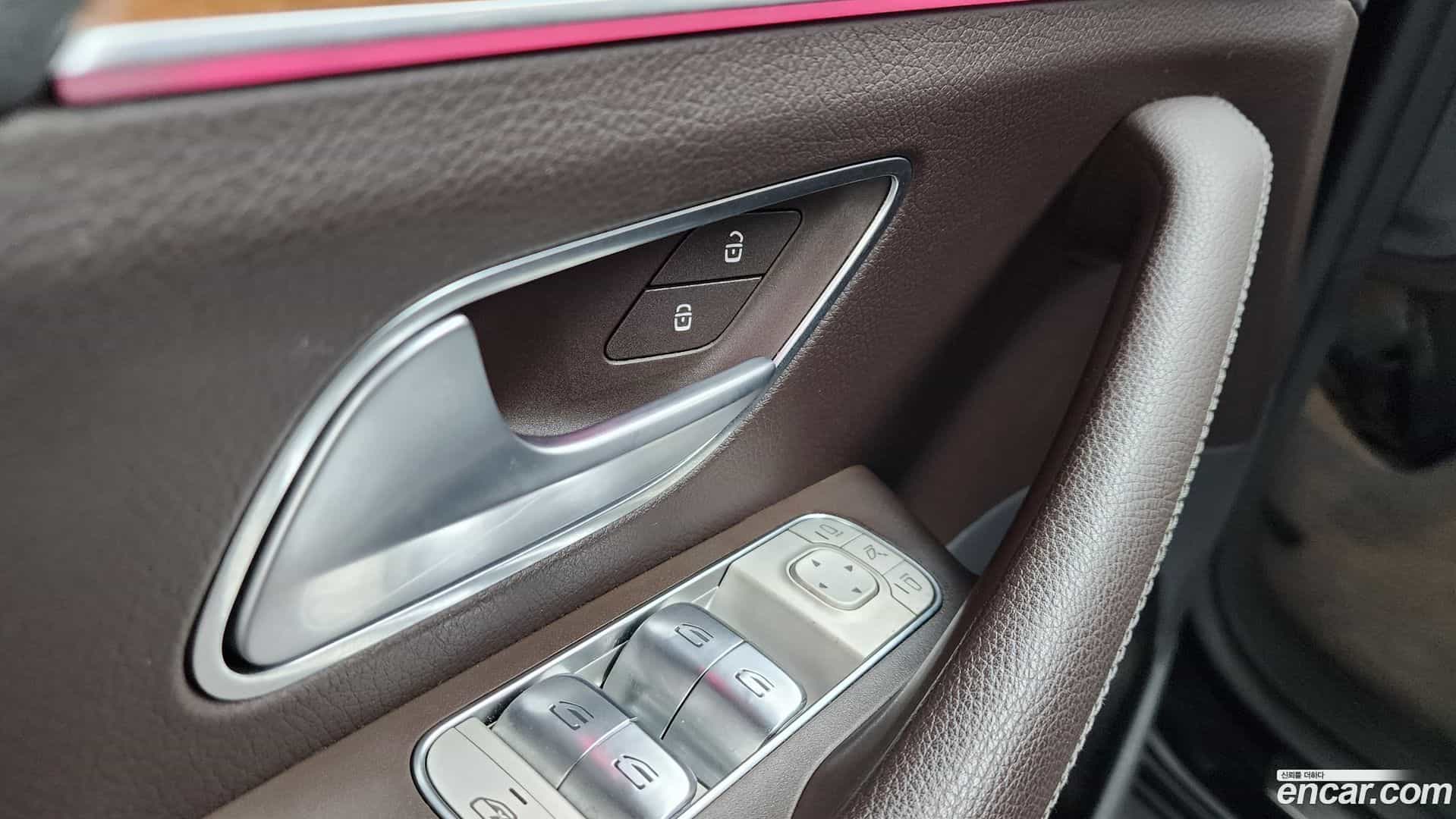 GLE-Class Mercedes-Benz 2019.10-OPTION-048