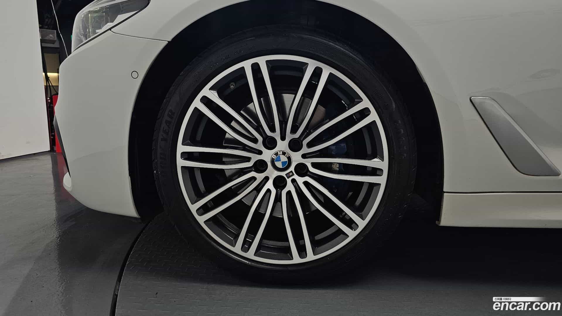 5-Series BMW 2018.4-OUTER-005