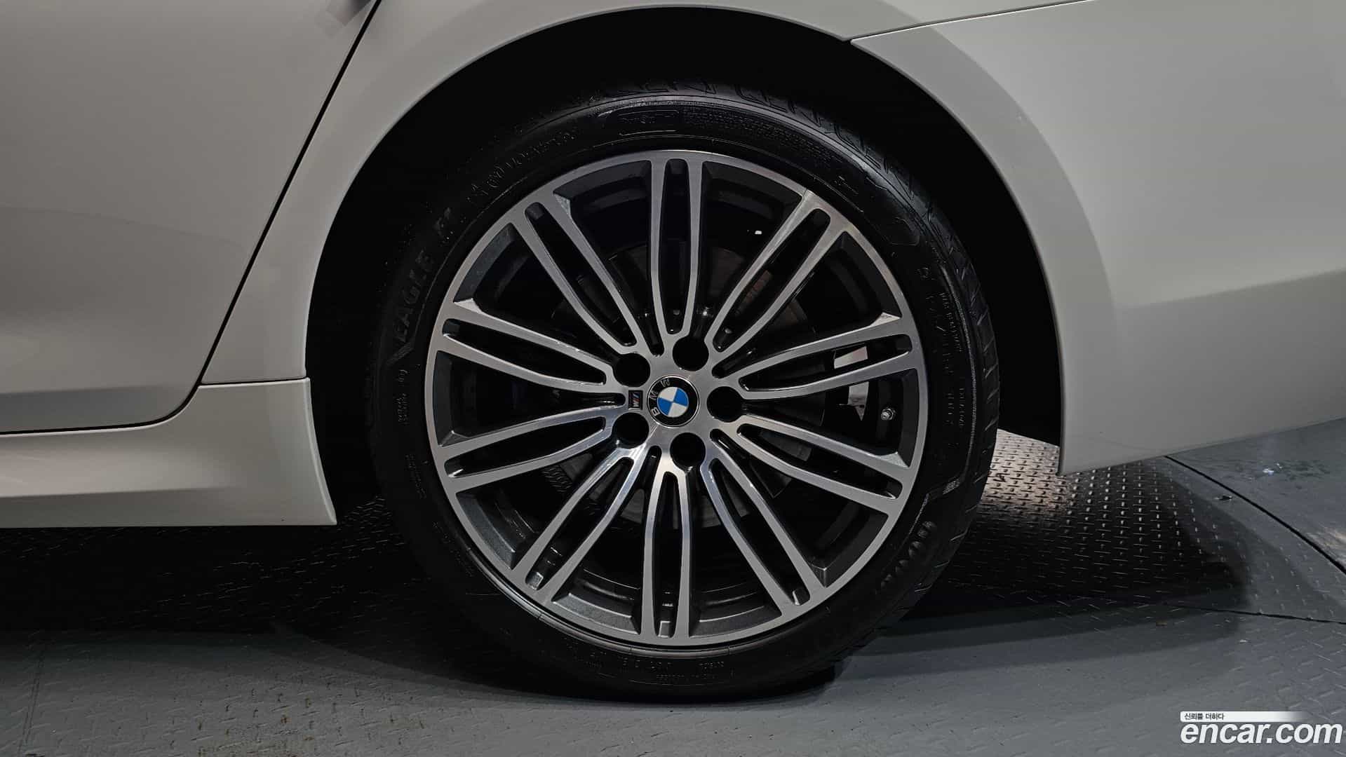 5-Series BMW 2018.4-OUTER-031