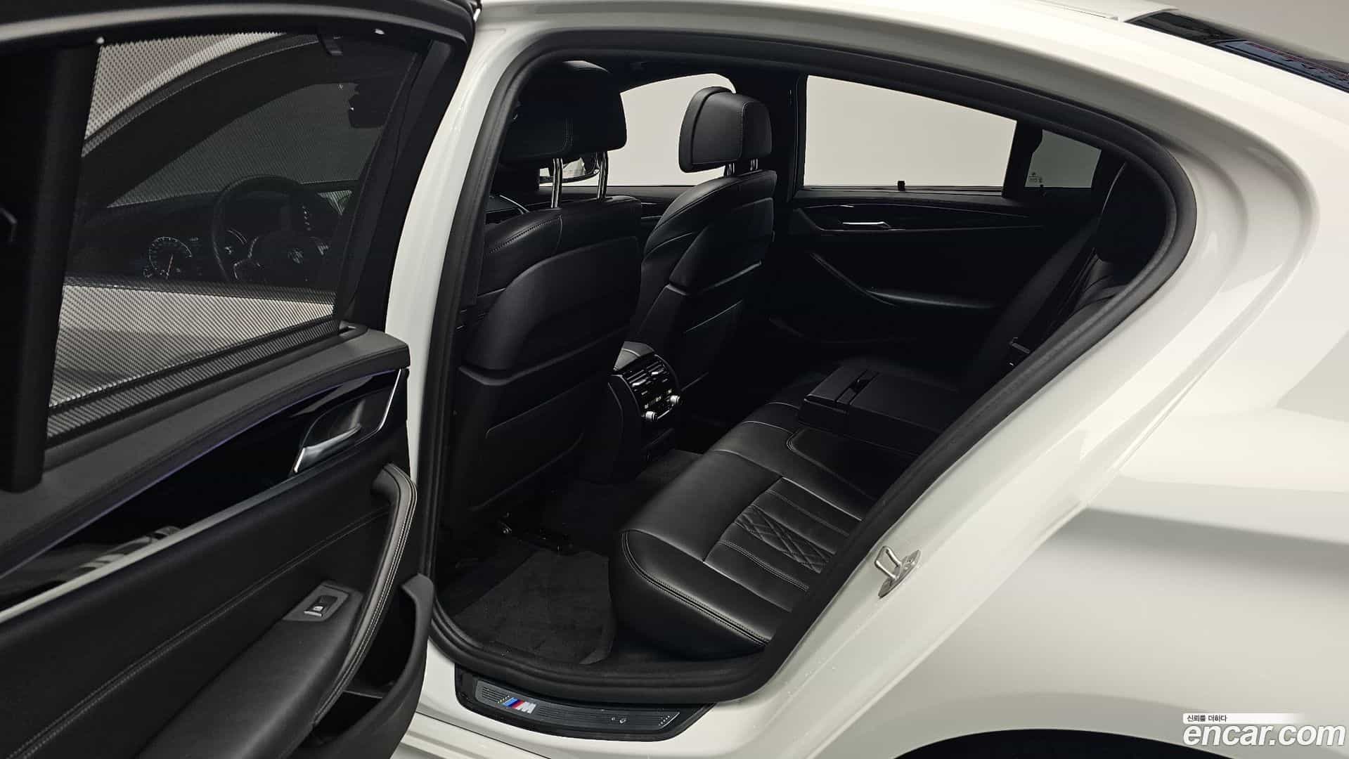 5-Series BMW 2018.4-INNER-036