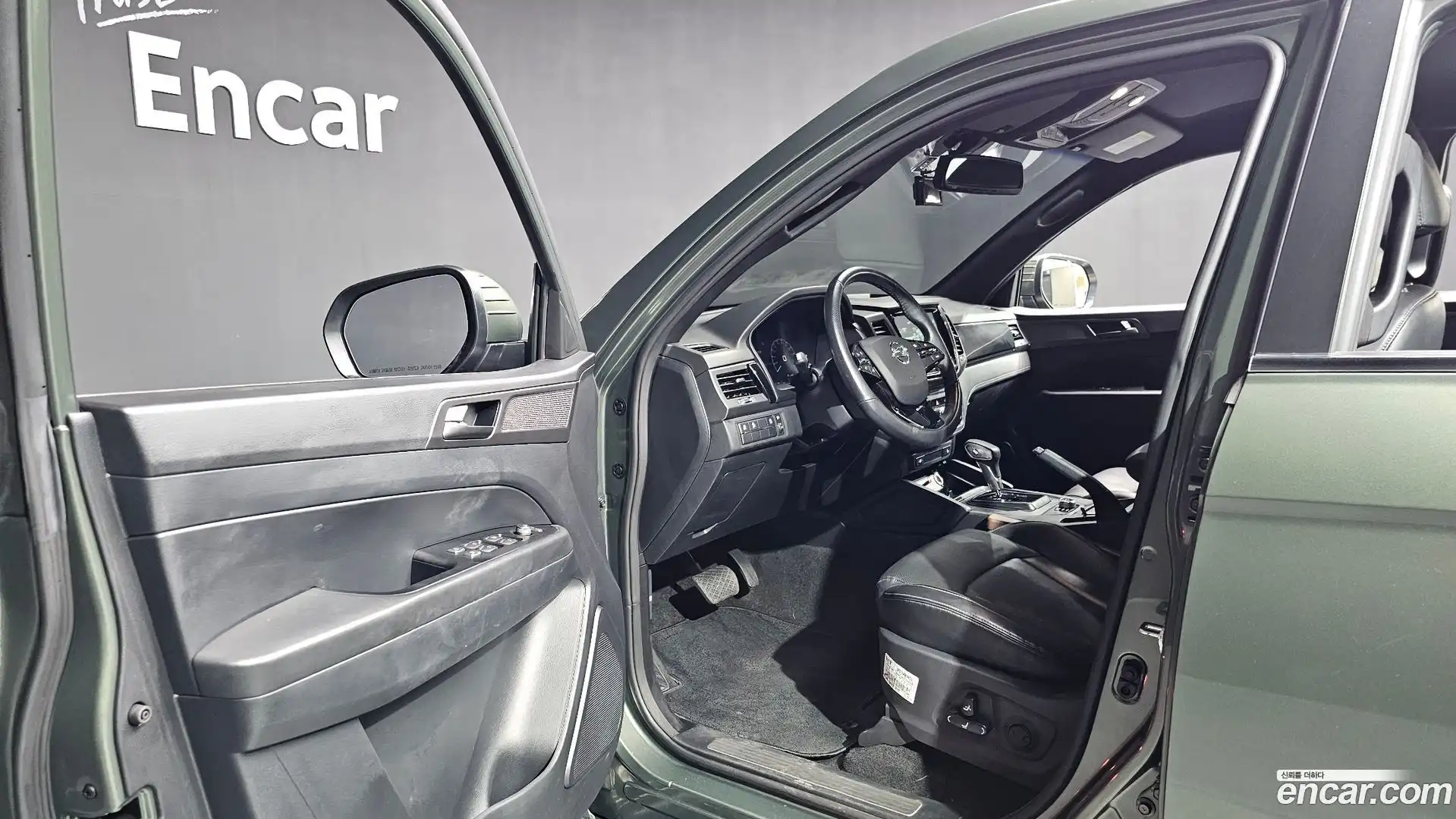 Rexton KG Mobility 2023.2-INNER-010