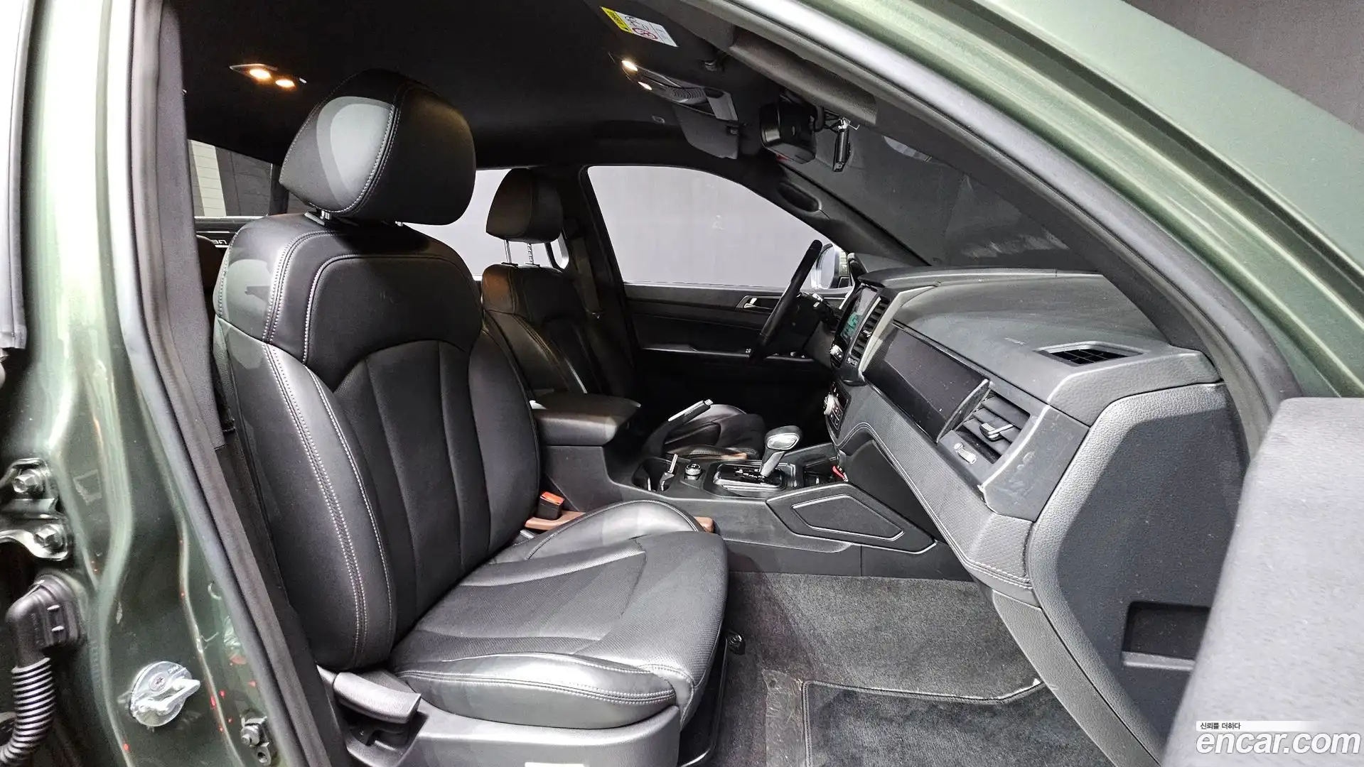 Rexton KG Mobility 2023.2-INNER-036