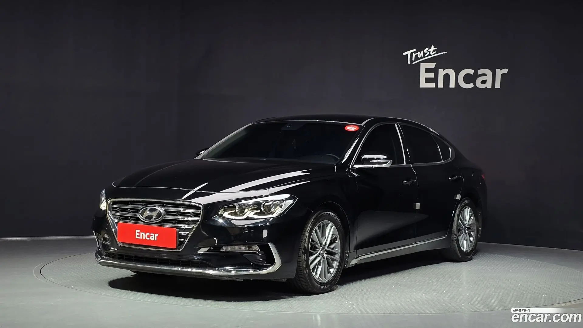 Main__Slider__Photo:Grandeur Hyundai 2019.4-0