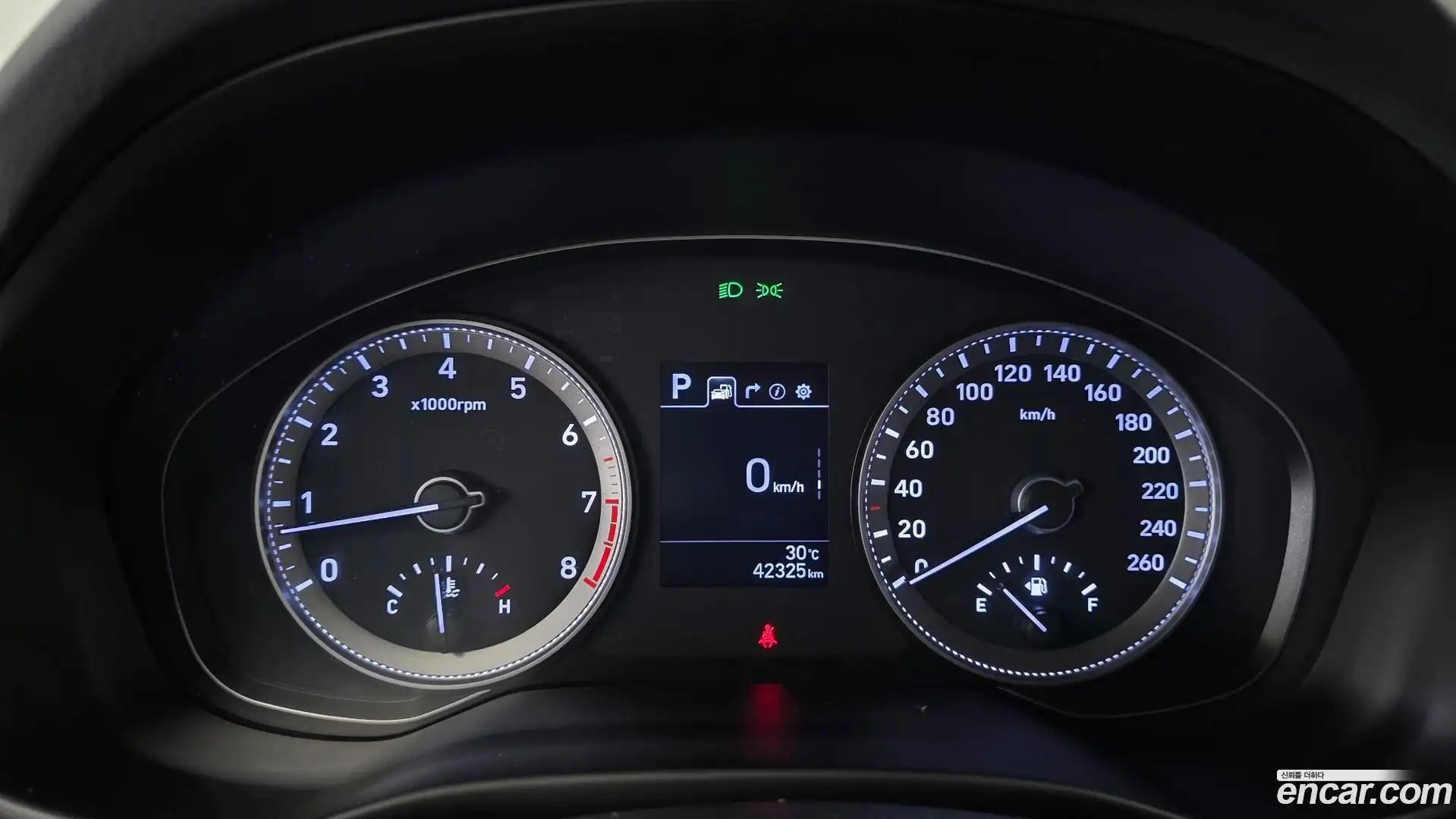 Grandeur Hyundai 2019.4-INNER-008